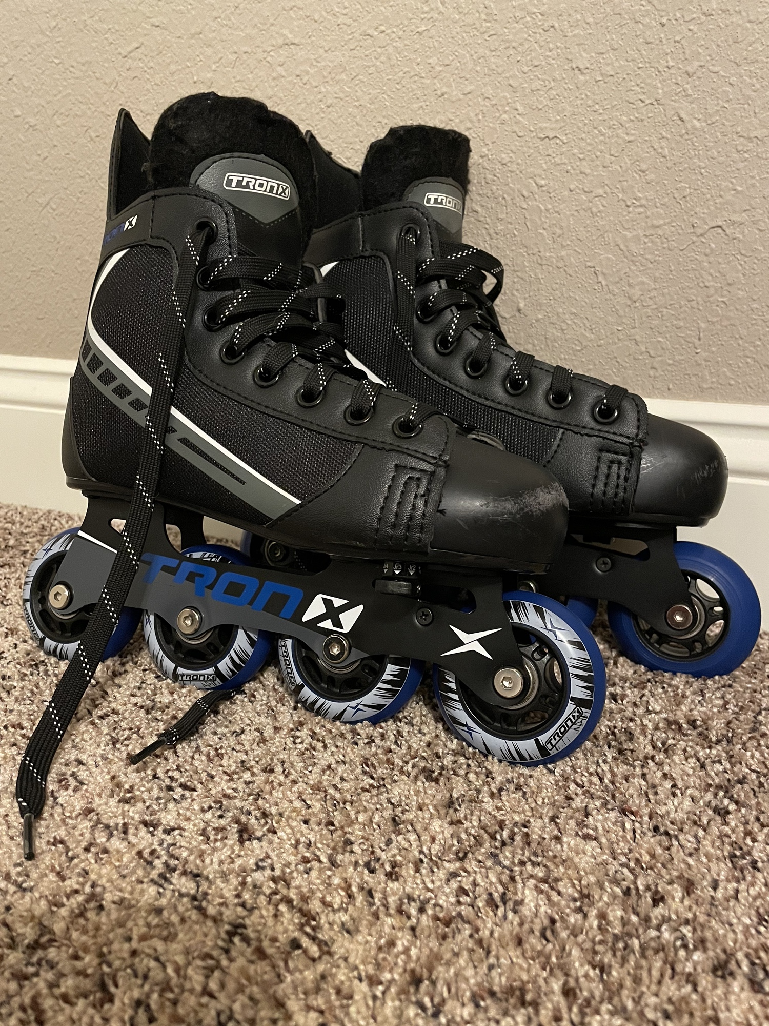 TronX Velocity Junior Adjustable Roller Hockey Skates Jr25