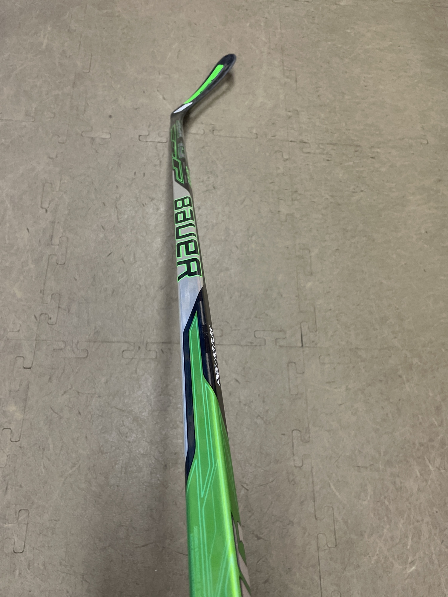 New Intermediate Right Handed P92 Bauer Sling Hockey Stick SidelineSwap