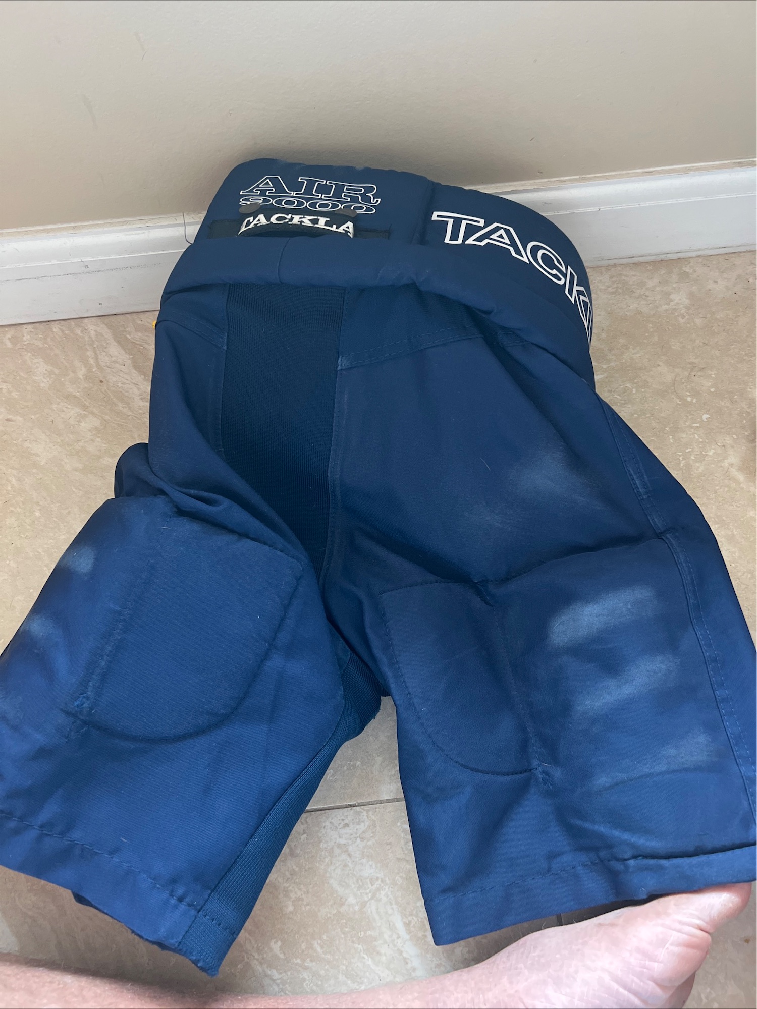 Junior XL Tackla Air 9000 Hockey Pants SidelineSwap