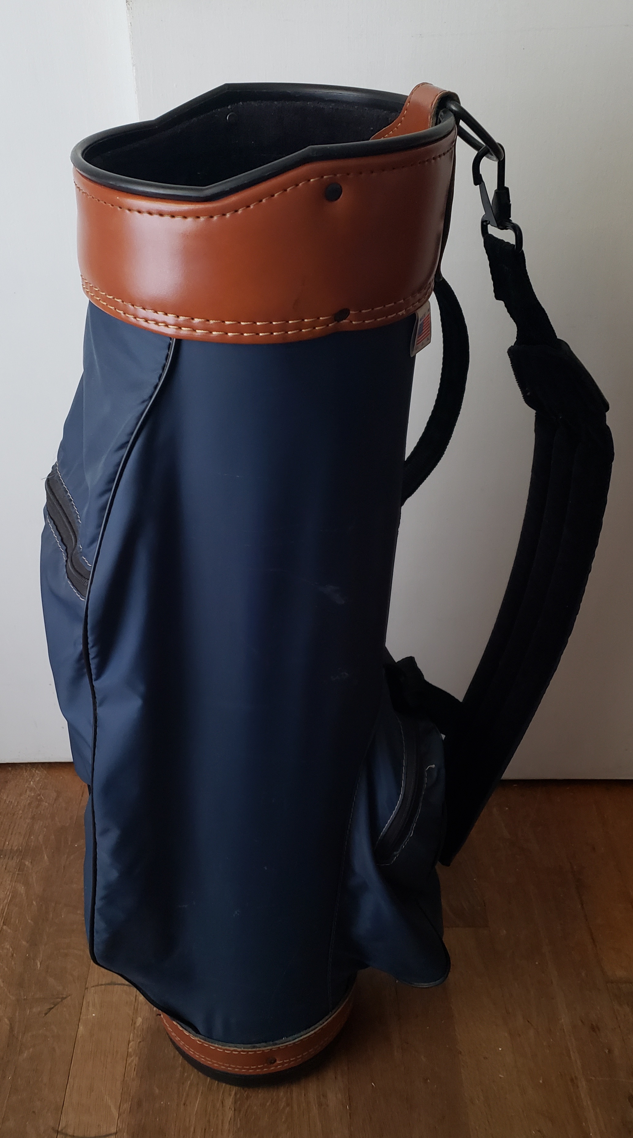 ARNOLD PALMER Signature Golf Bag!!! | SidelineSwap | Buy and