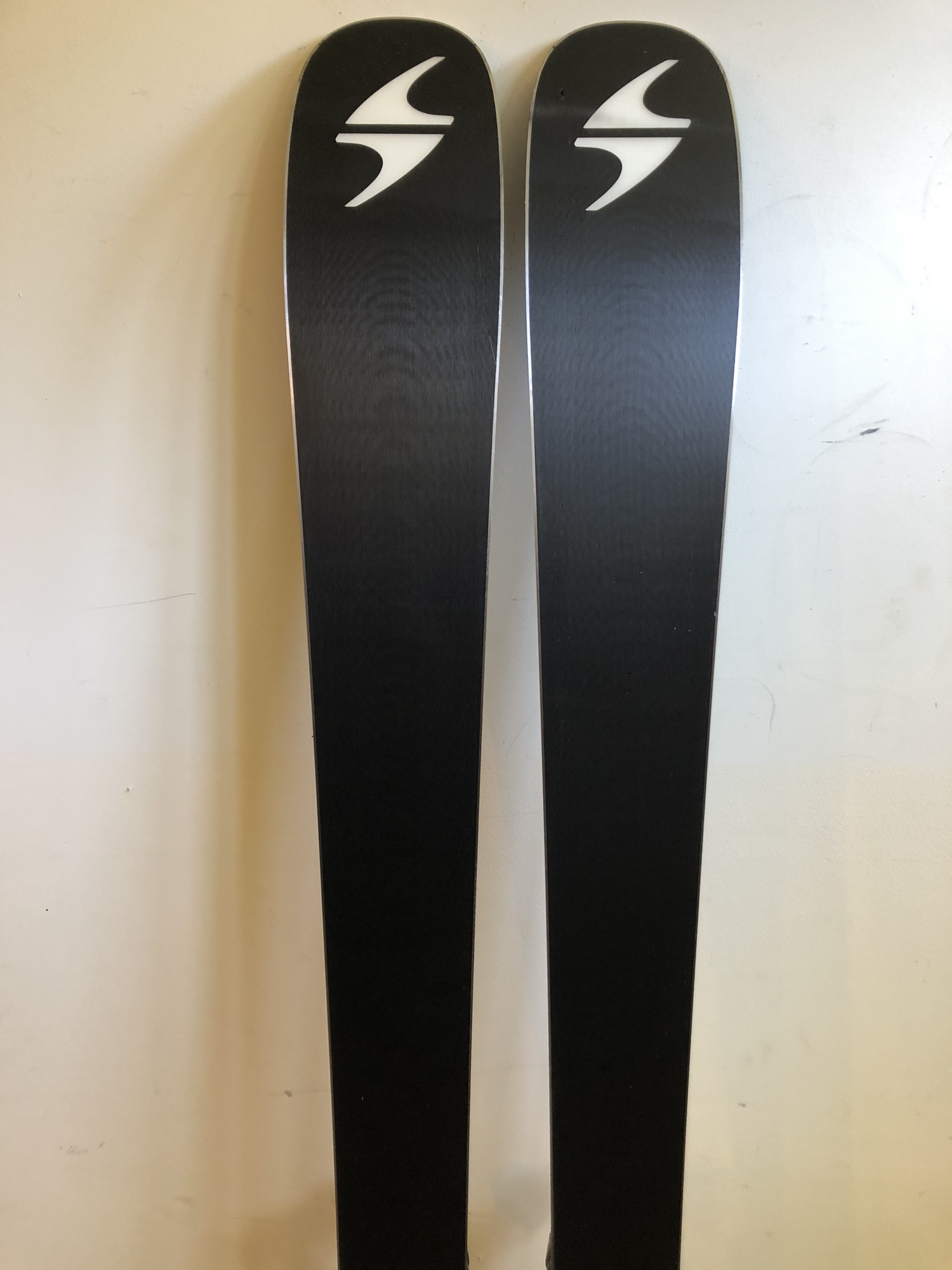 Blizzard Brahma Skis With Marker Griffon 13 Bindings. 180cm