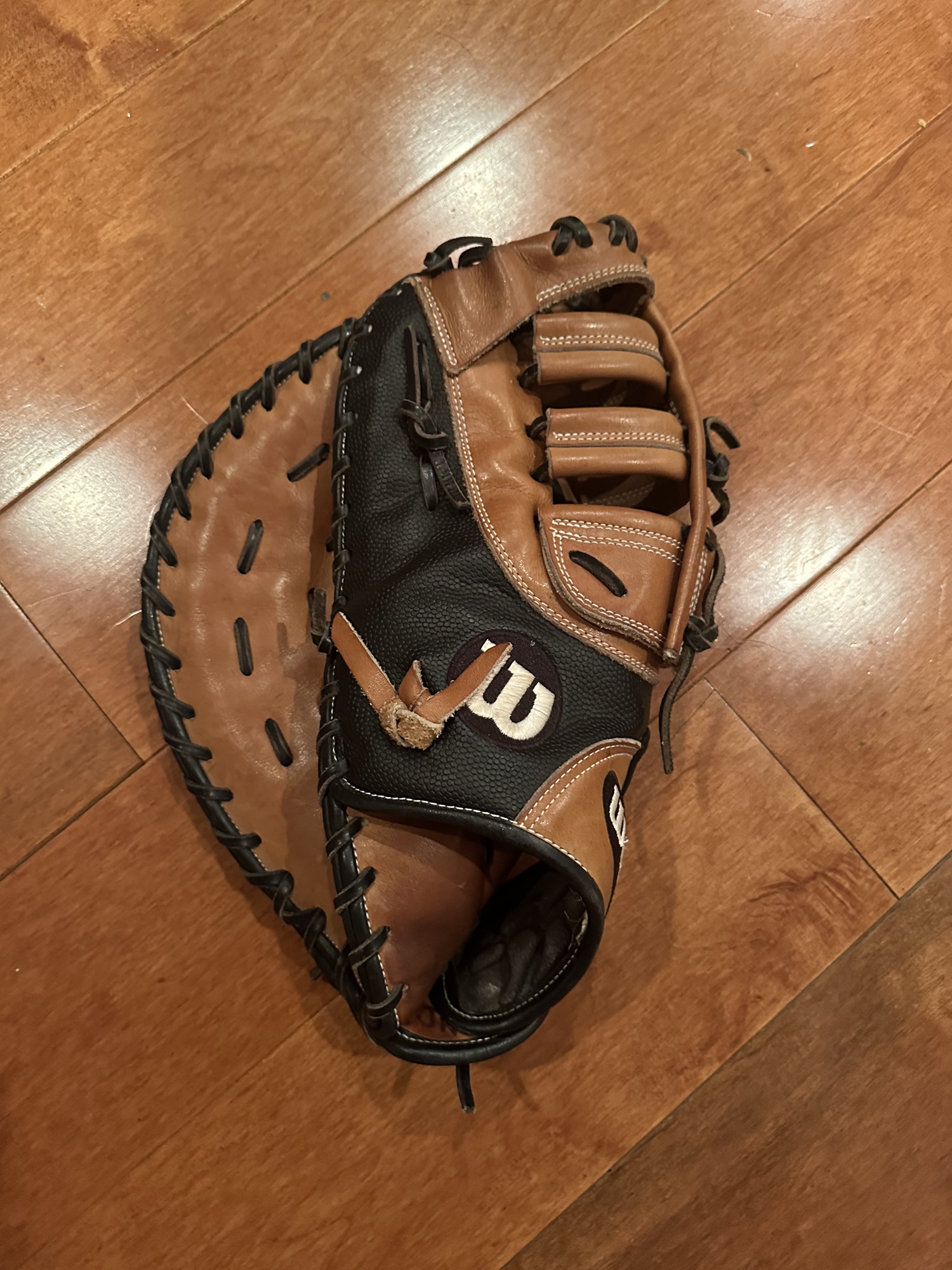 First Base 12.5" A2000 Baseball Glove SidelineSwap
