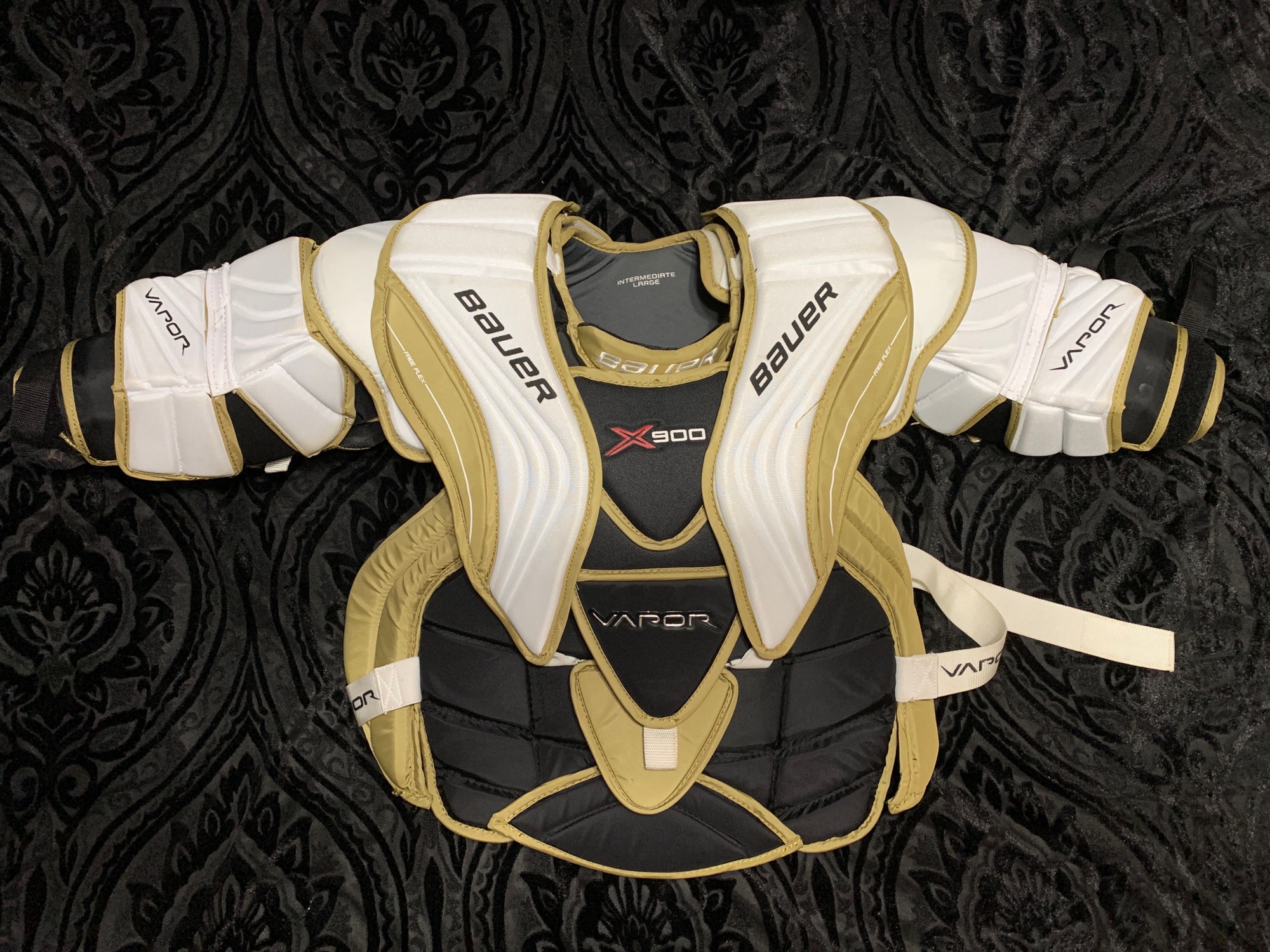 Bauer Vapor X900 goalie chest protector SidelineSwap