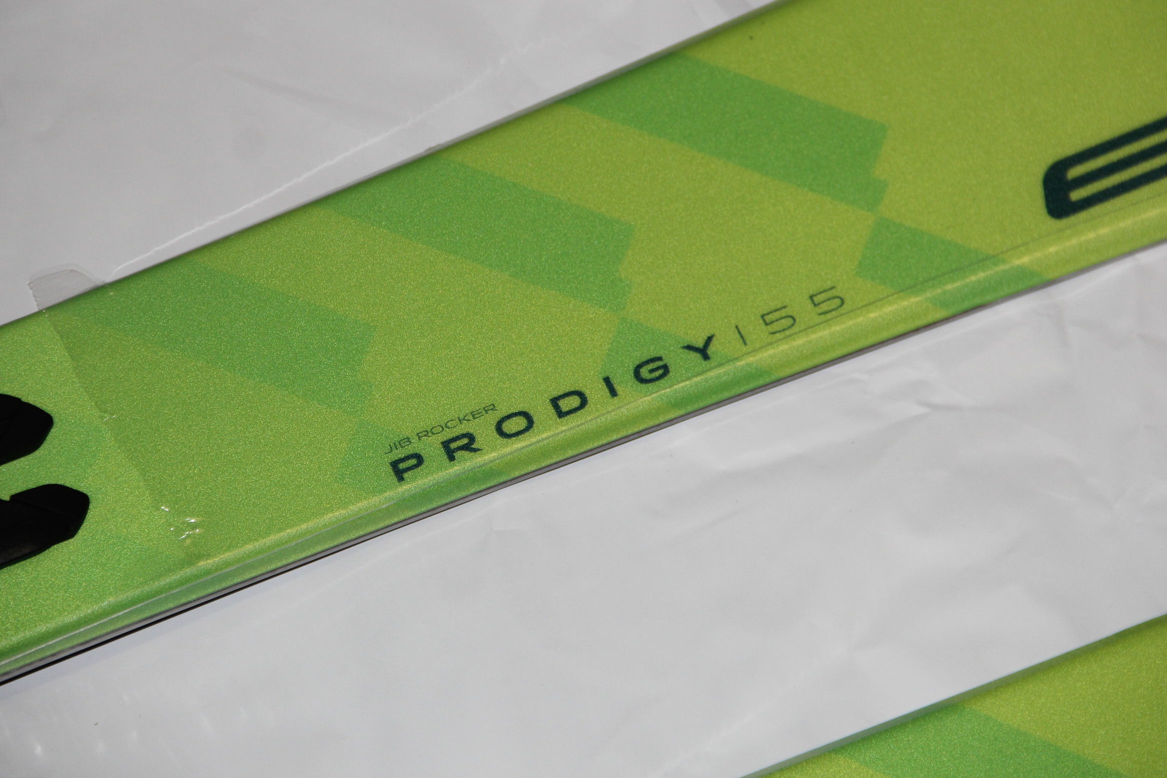 NEW 155cm Elan prodigy Skis Twin tip + EL 10.0 size adjustable Bindings