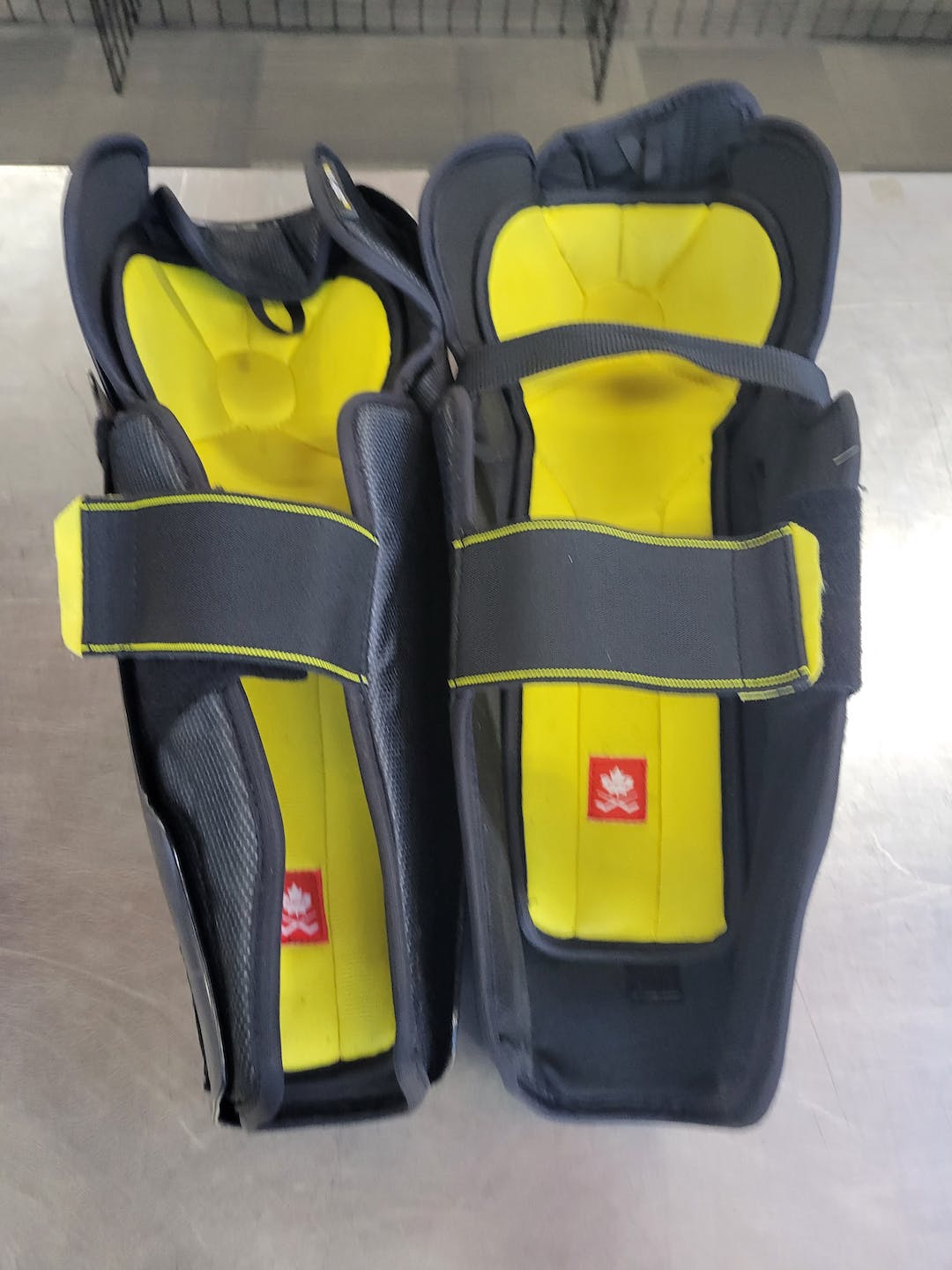 Used Ccm 9550 Tacks 16" Hockey Shin Guards SidelineSwap