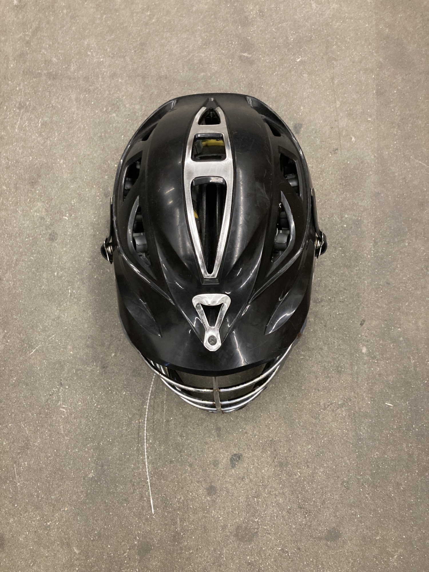Used Black Cascade R Helmet SidelineSwap