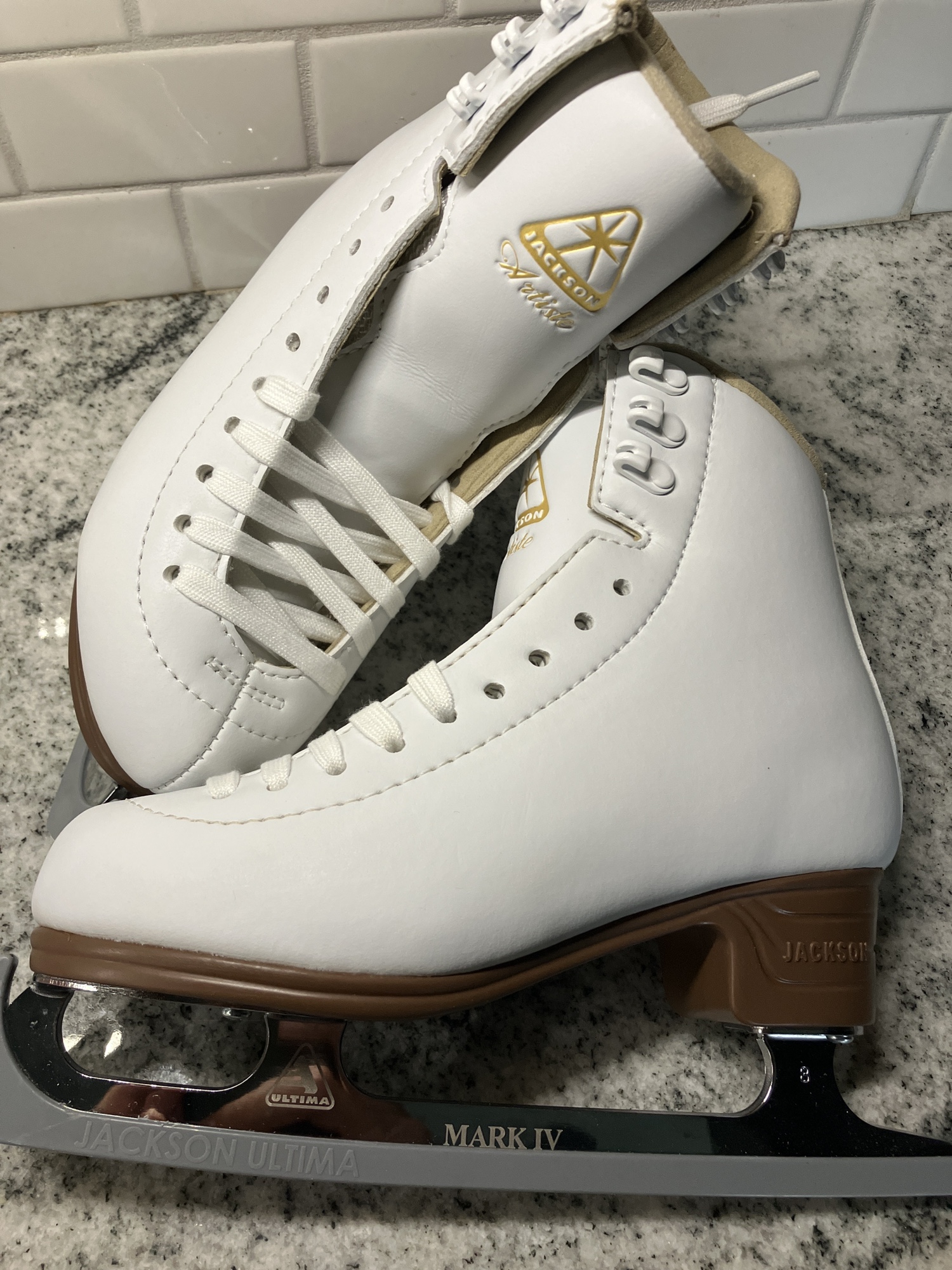 New Jackson Ultima Size 1.5 Figure Skates SidelineSwap