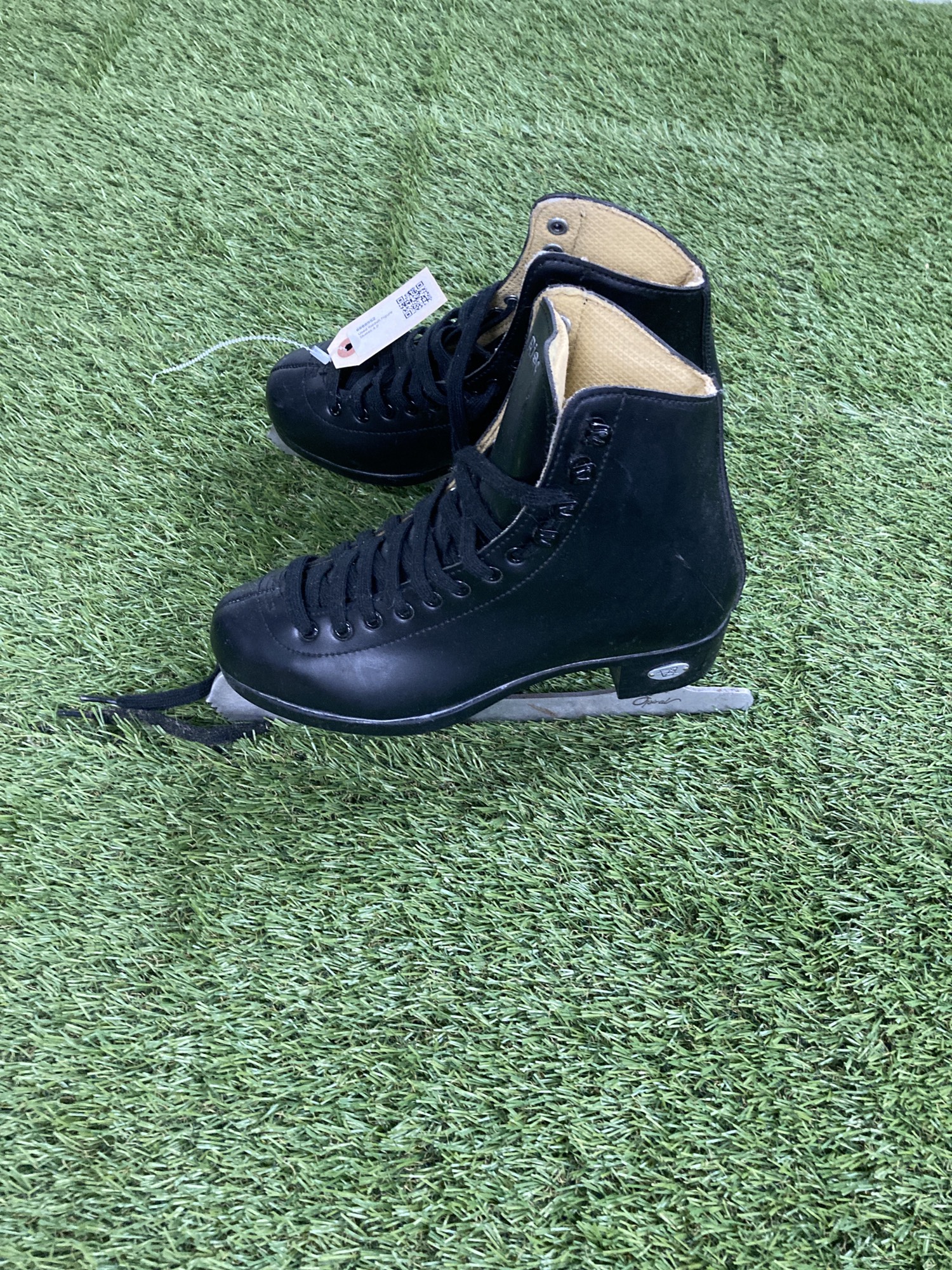 Used Riedell Figure Skates 4.0 SidelineSwap