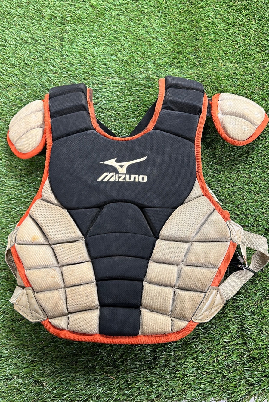 Used Mizuno Catcher's Chest Protector SidelineSwap