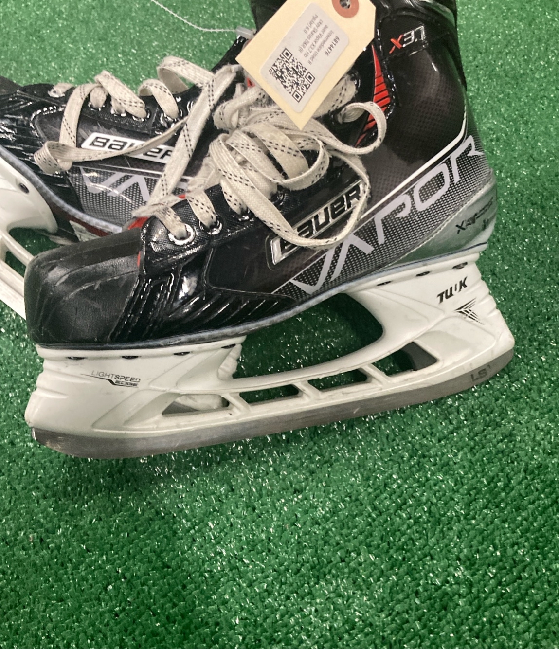 Intermediate Used Bauer Vapor X3.7 Hockey Skates D&R (Regular) 6.0