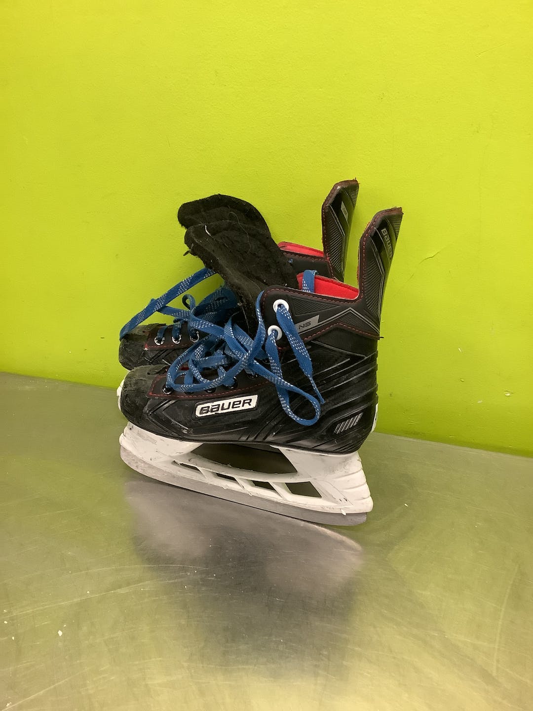 Used Bauer Ns Junior 04 Ice Hockey Skates SidelineSwap