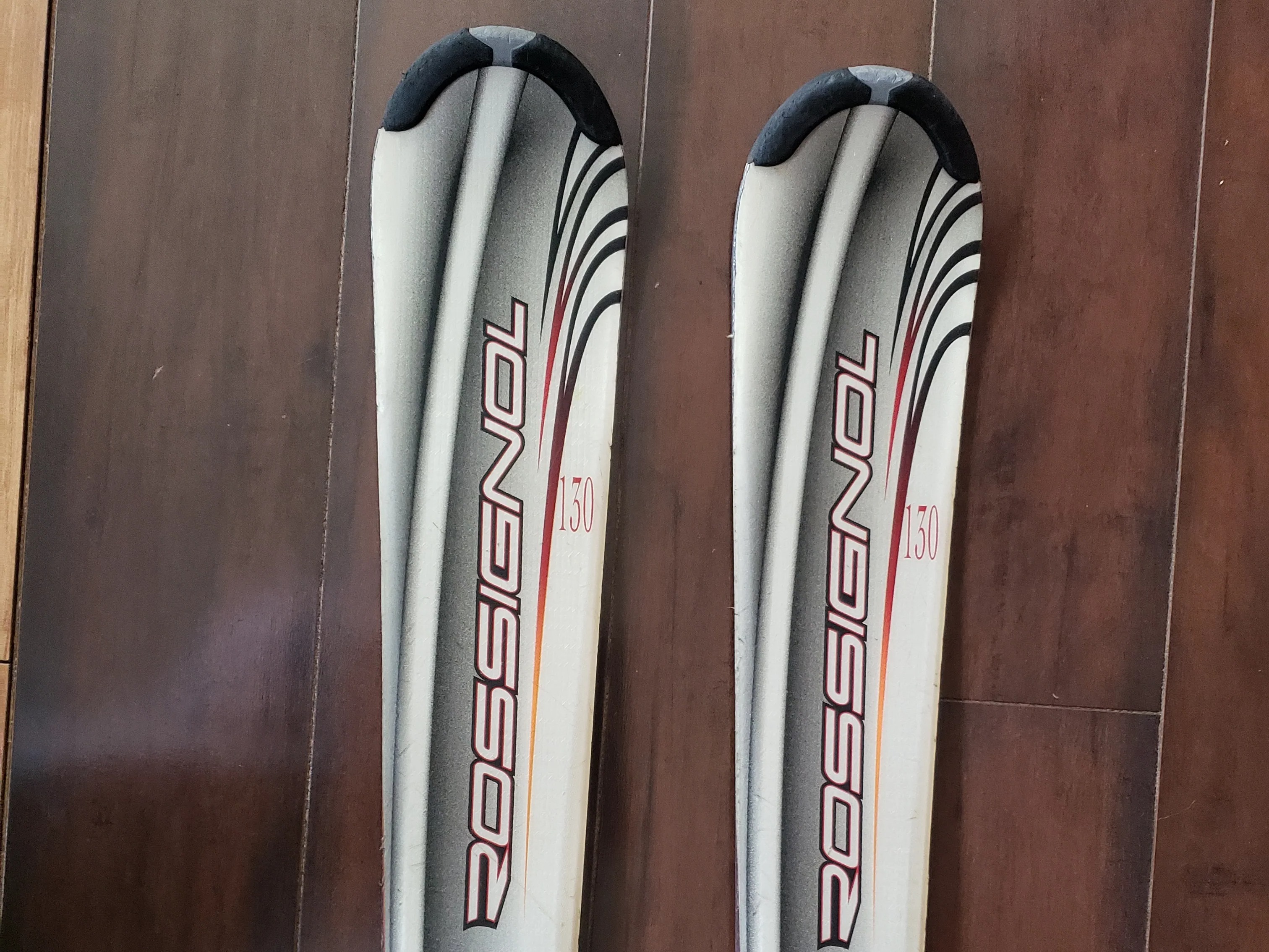130cm ROSSIGNOL EDGE ADULT SKIS w/Rossignol Easy Adjust To Most Adult