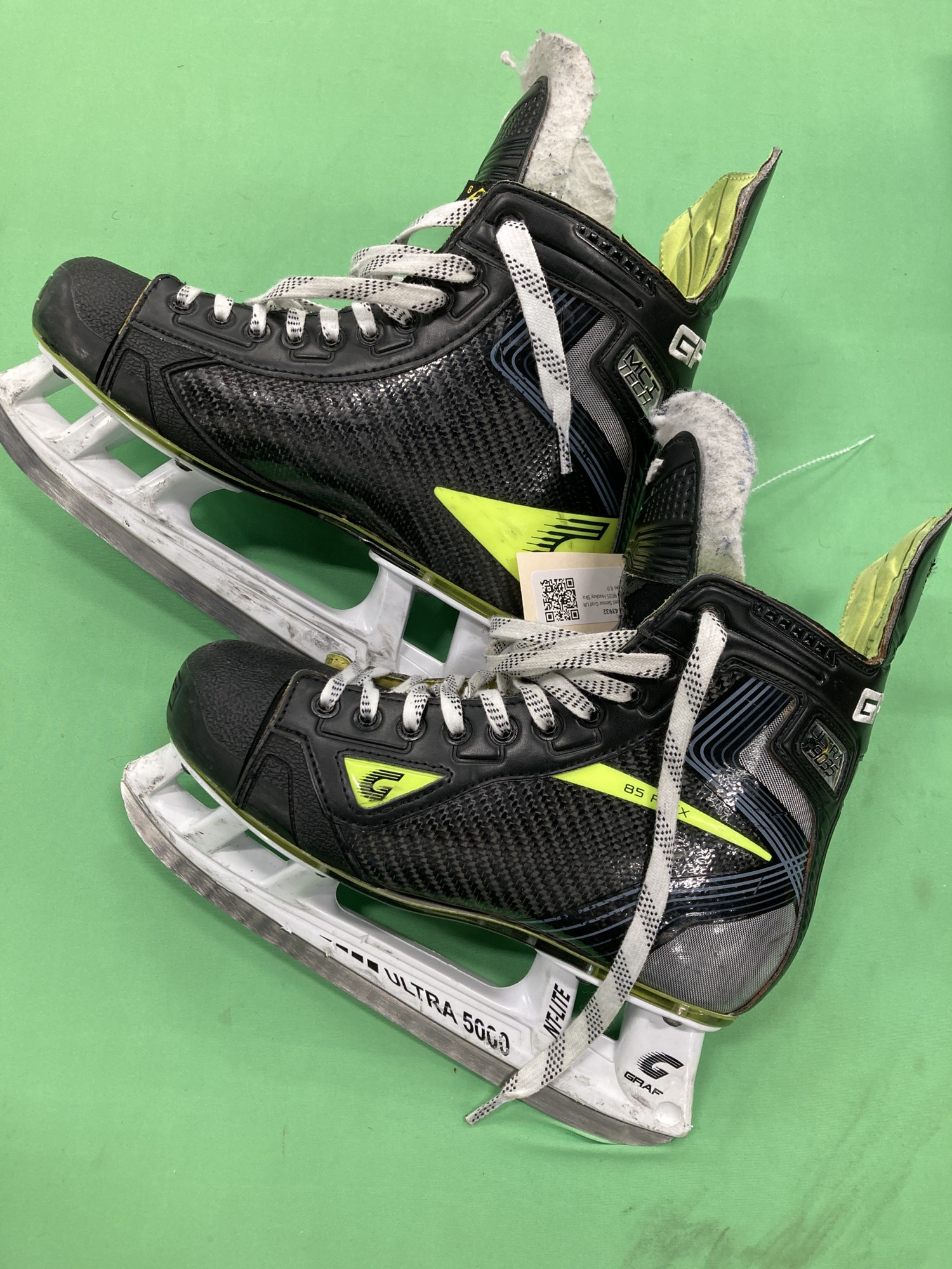 Used Senior Graf Ultra 9035 Hockey Skates 8.0 SidelineSwap