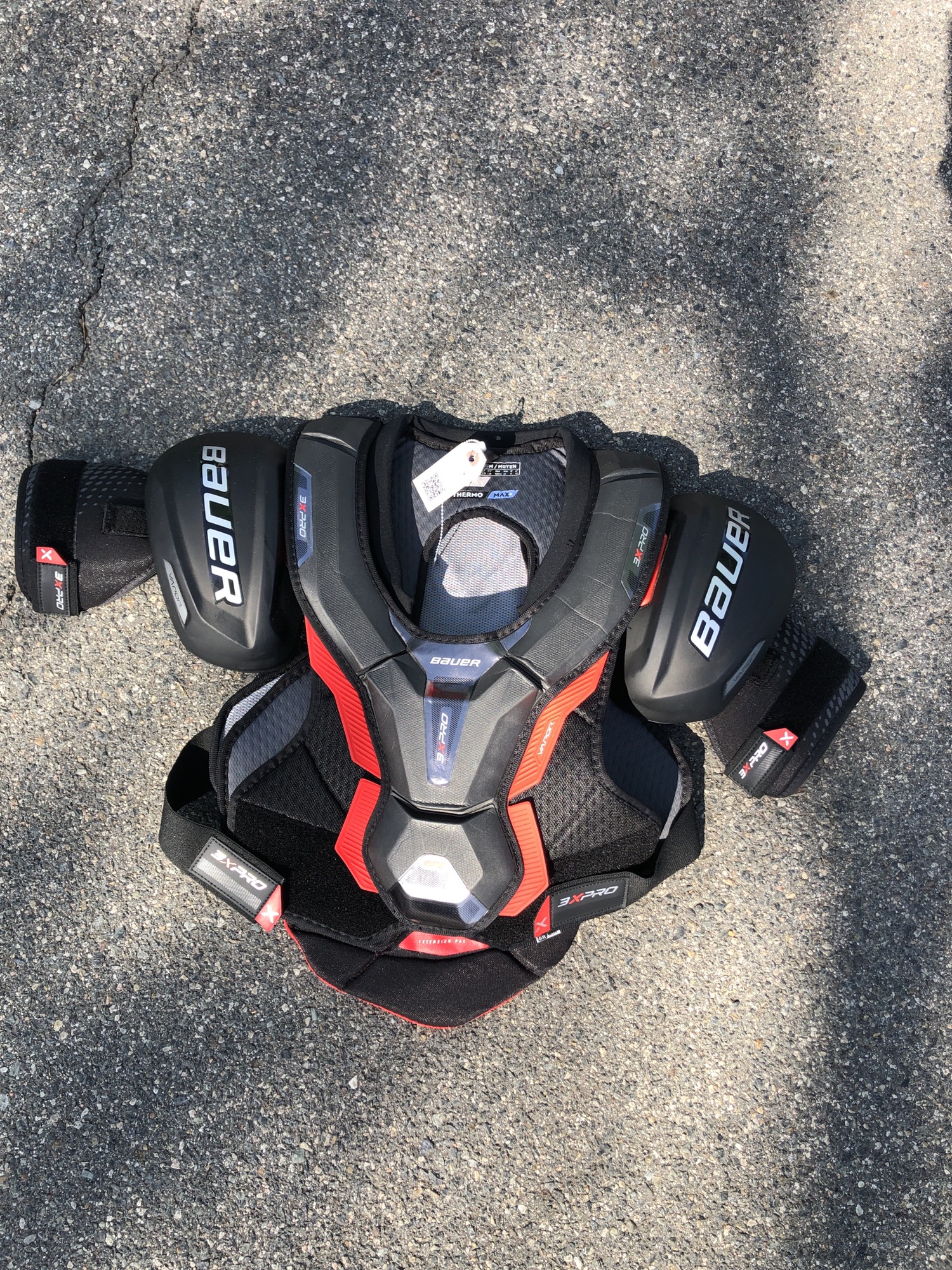 Senior Used Medium Bauer Vapor 3X Pro Shoulder Pads SidelineSwap