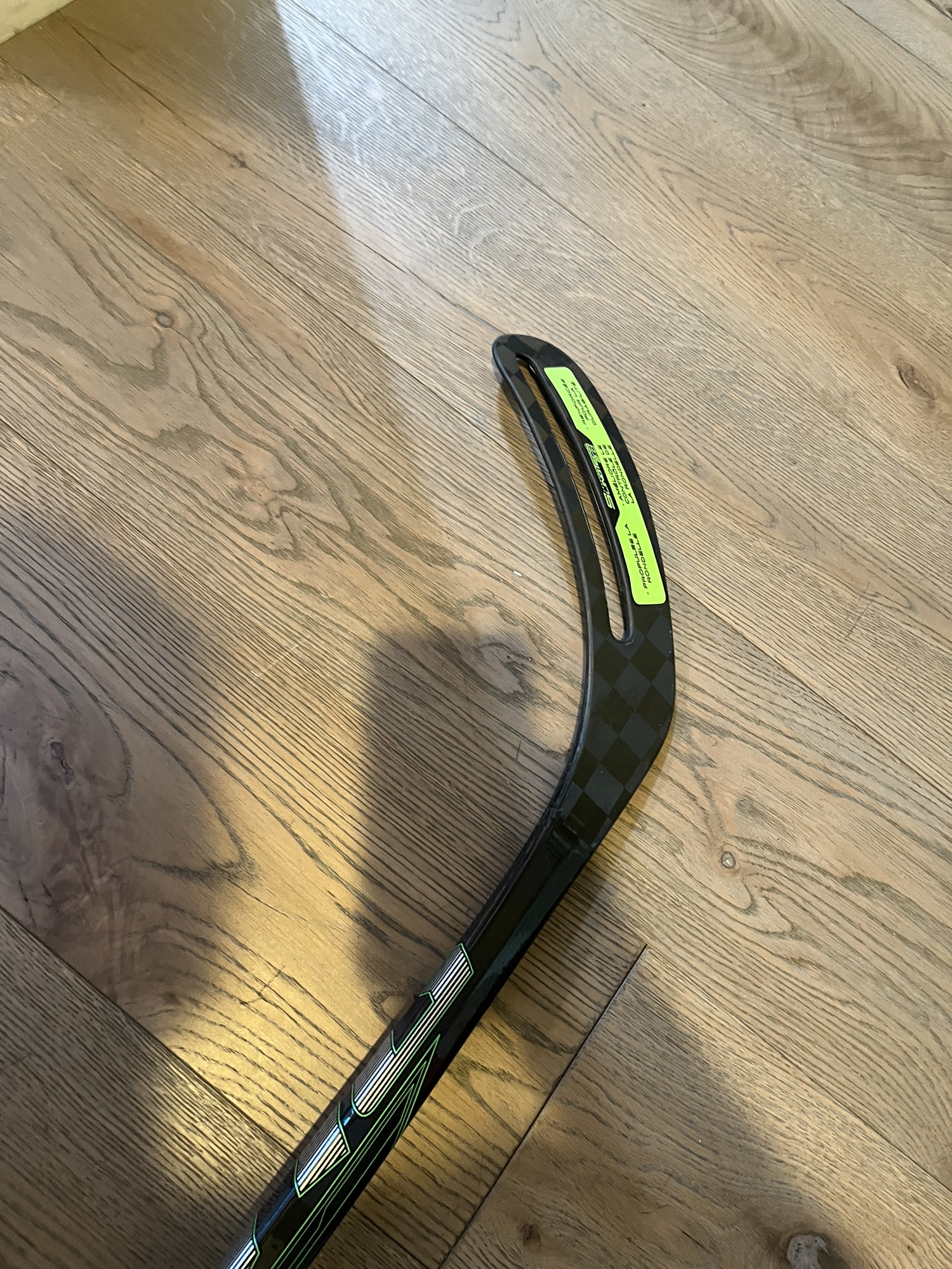 NEW Bauer Sling Right Handed P92 70 Flex Hockey Stick SidelineSwap
