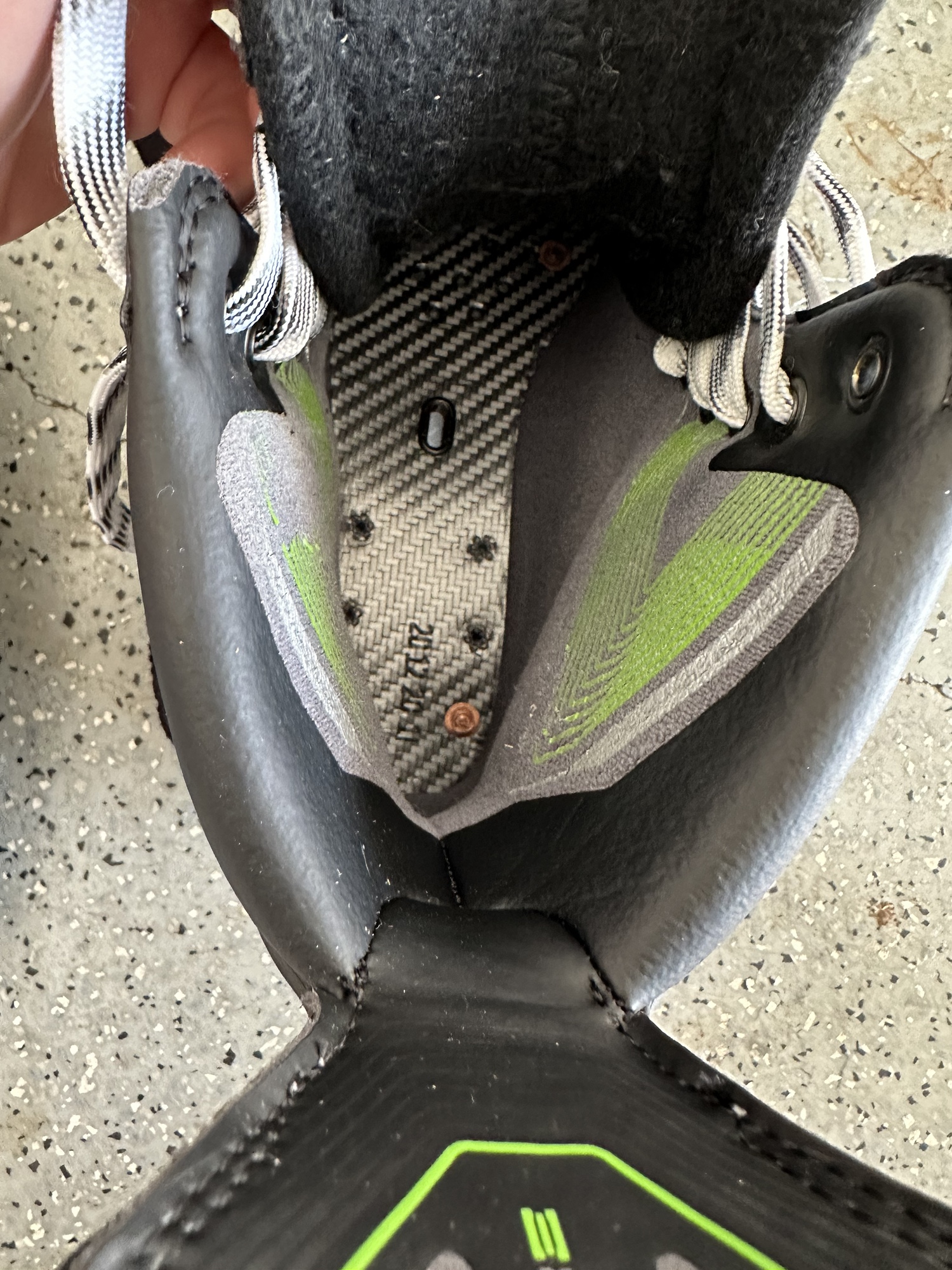 Almost New CCM Regular Width Size 8.5 RibCor 100k Pro Hockey Skates