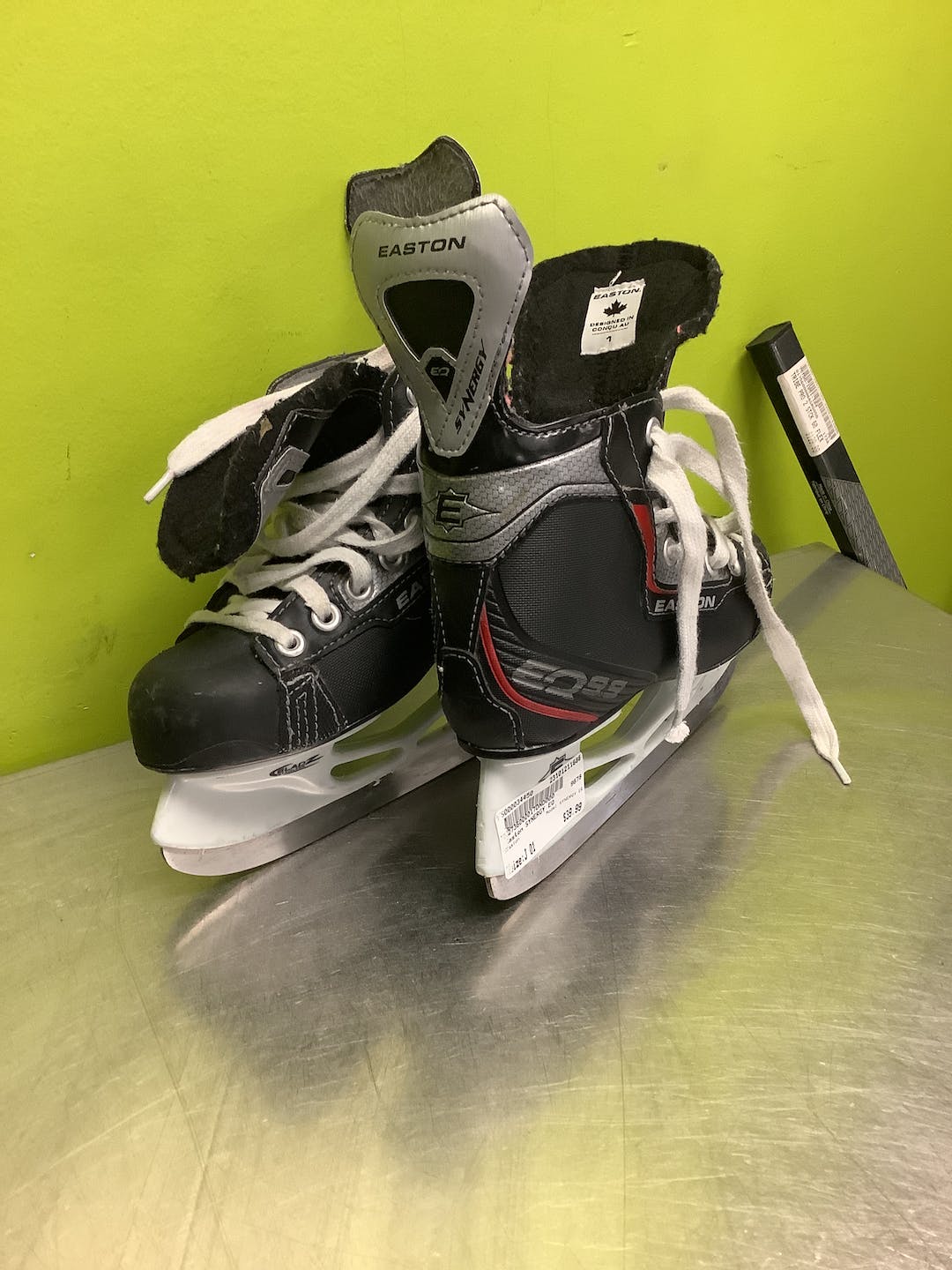 Used Easton Synergy Eq Junior 01 Ice Hockey Skates SidelineSwap