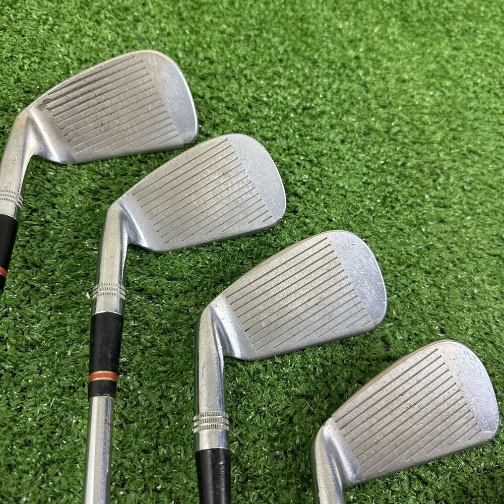 Wilson Staff Gooseneck Blades Iron Set 3PW Shaft Right Handed