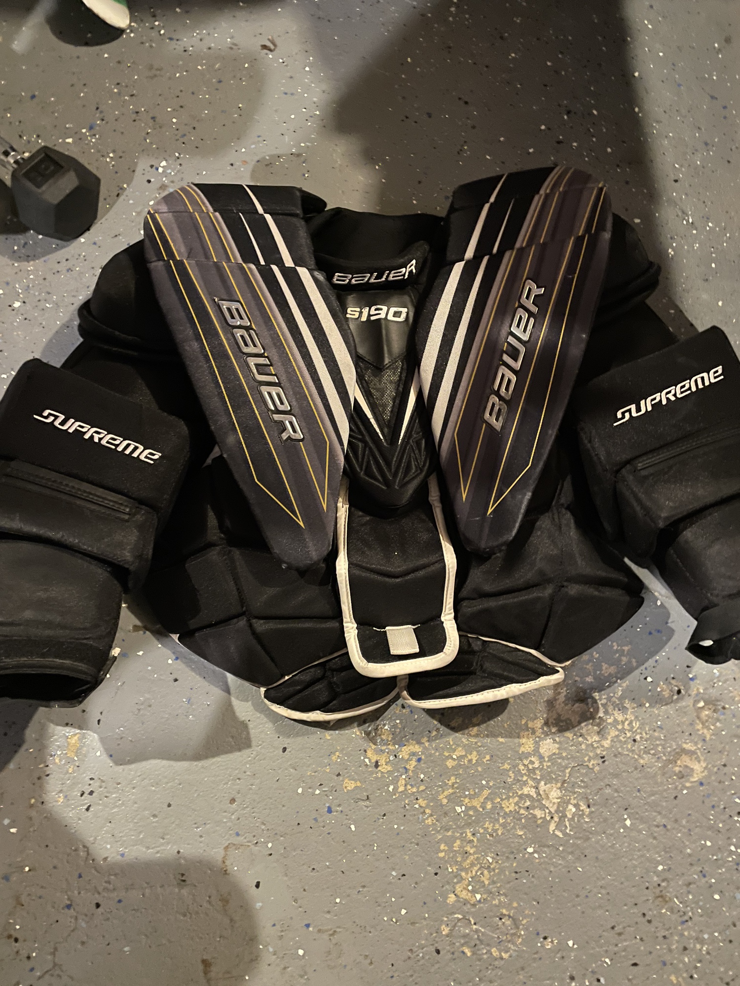 Senior Bauer Supreme S190 Goalie Chest Protector SidelineSwap