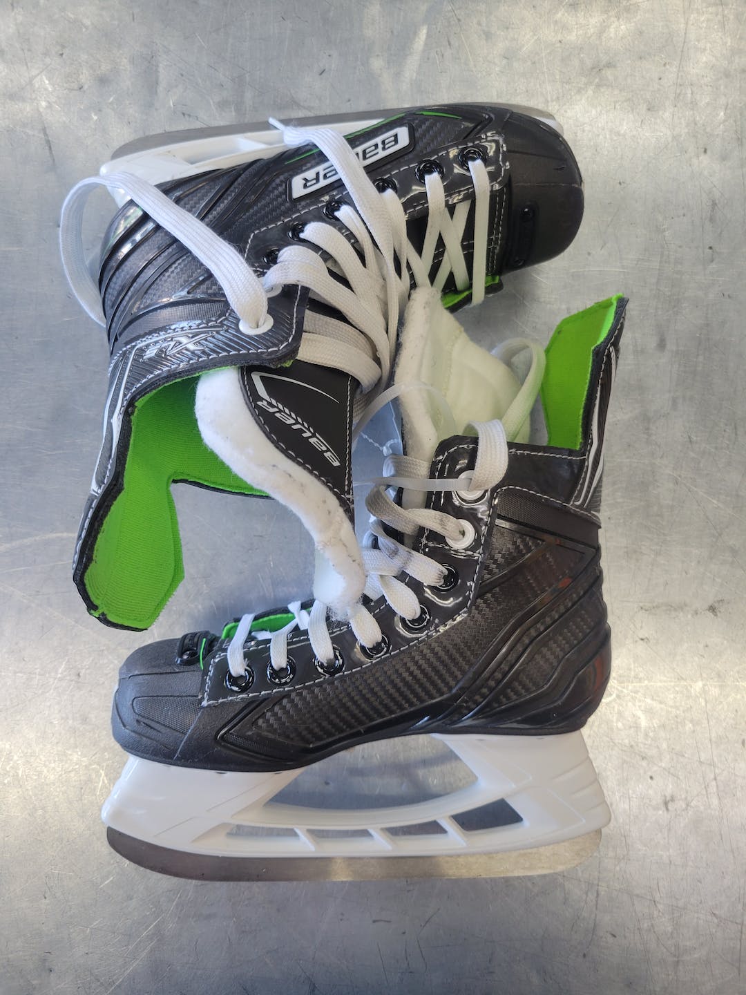 Used Bauer Xls Junior 01 Ice Hockey Skates | SidelineSwap