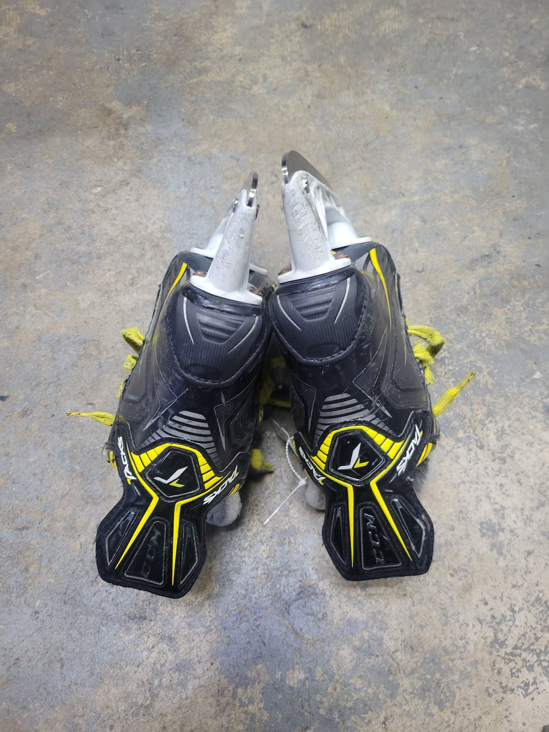 Used Ccm Tacks Classic Pro + Junior 01.5 Ice Hockey Skates SidelineSwap