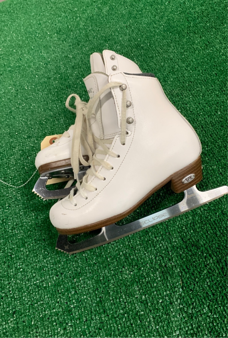 Riedell Diamond Figure Skates Youth 13.5 *accepting offers* SidelineSwap