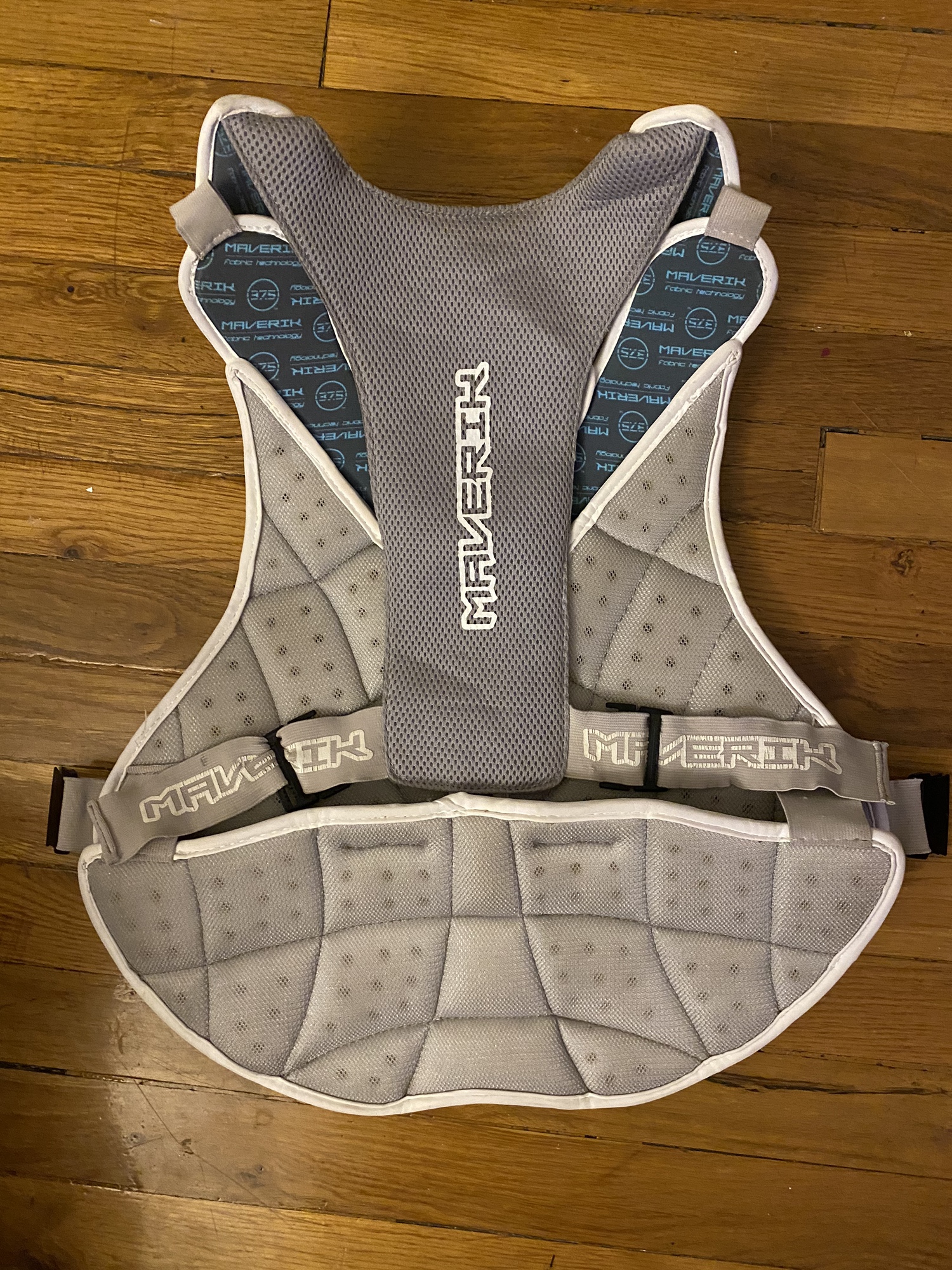 New Small Maverik Rome RX3 Chest Protector SidelineSwap