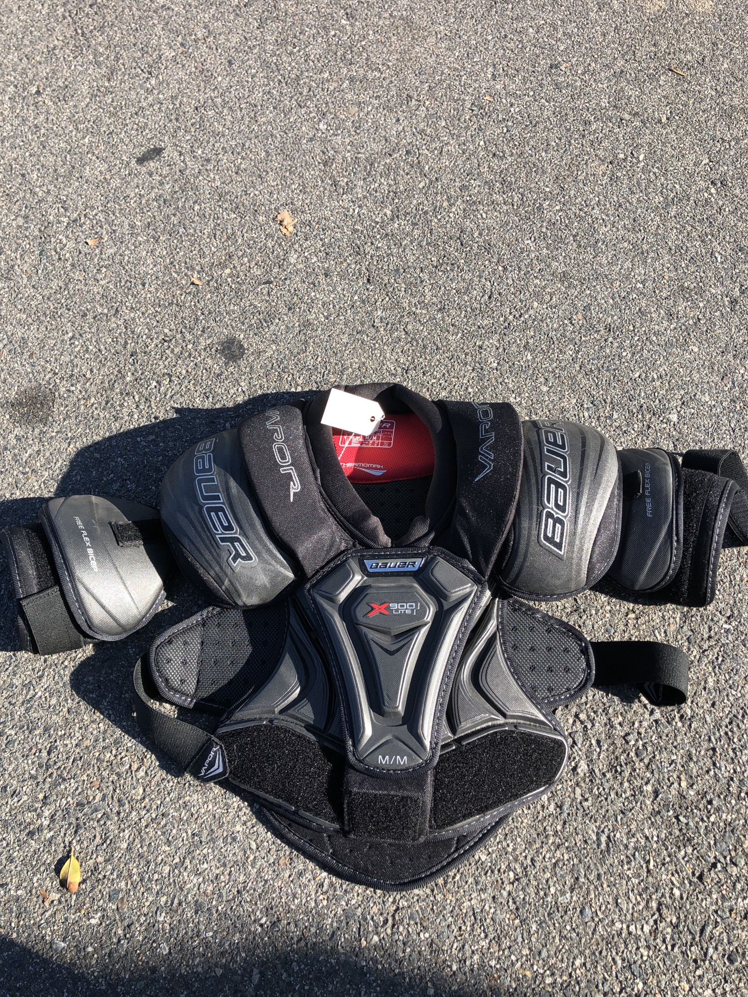 Junior Used Medium Bauer Vapor x900 Lite Shoulder Pads SidelineSwap