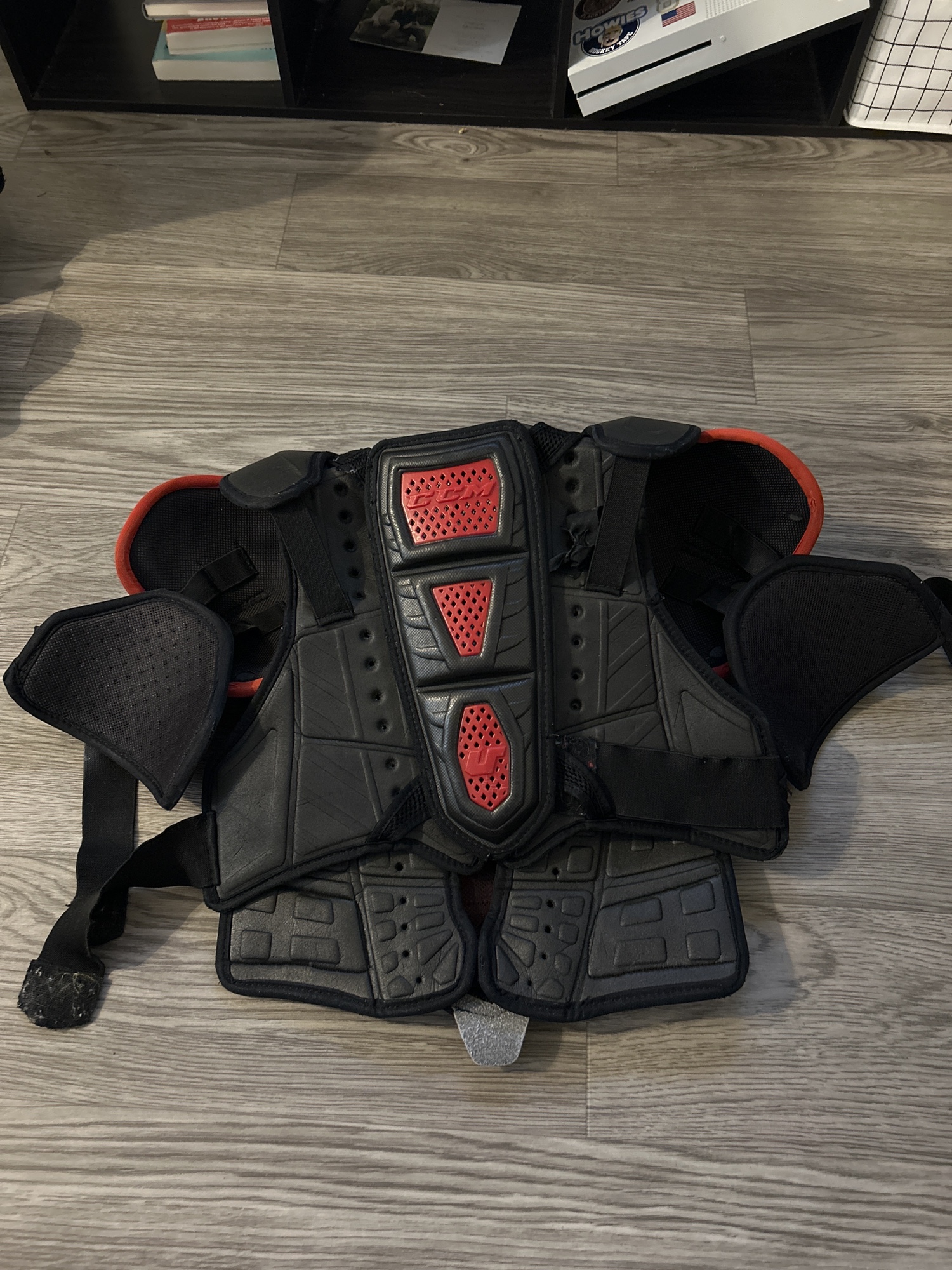 CCM U+ Crazy Light Shoulder Pads SidelineSwap