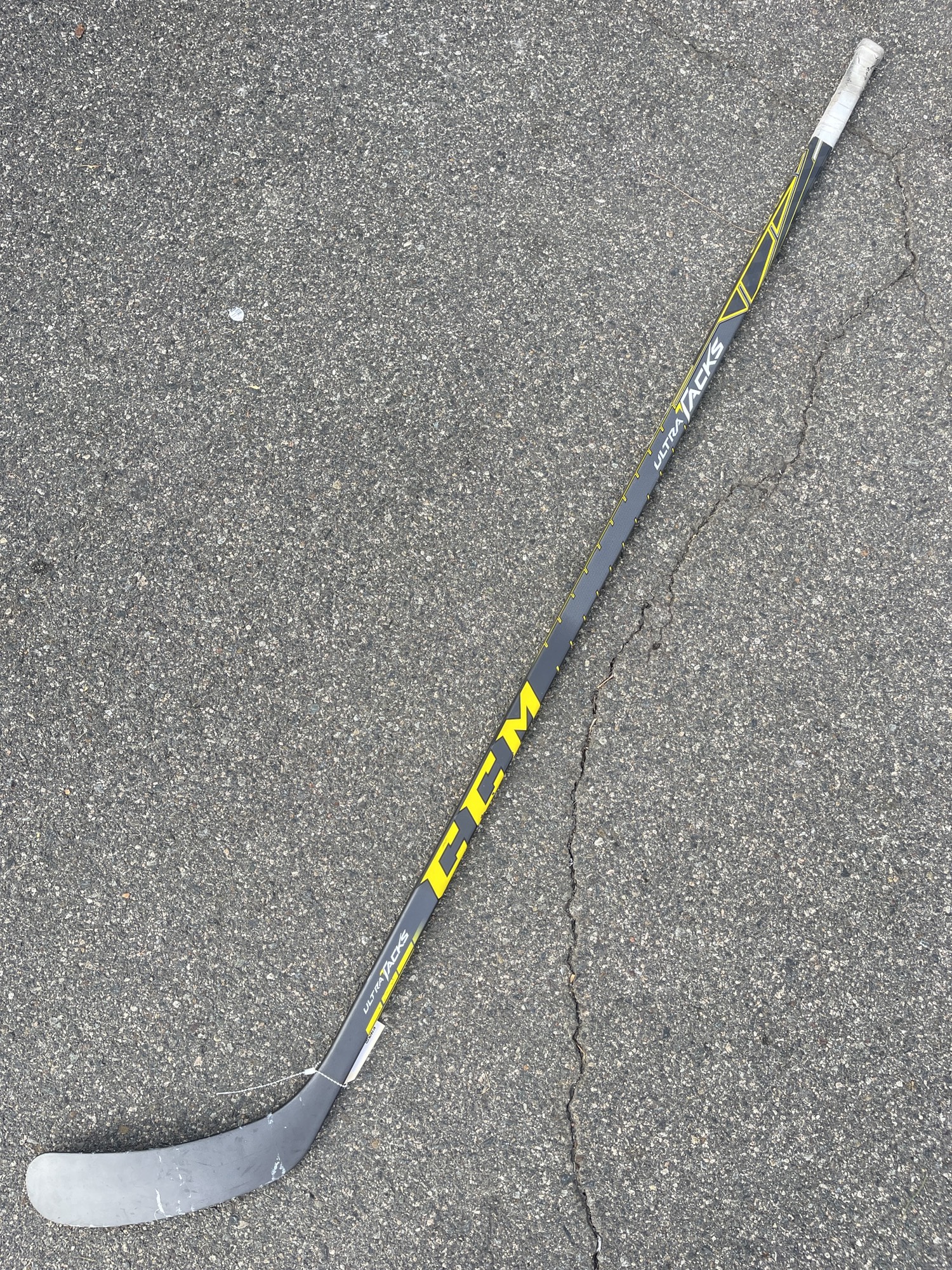 Used Senior CCM Ultra Tacks Left Hockey Stick Pro Stock SidelineSwap