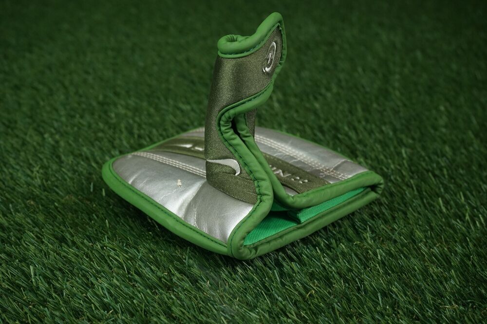 sneaker head putter cover