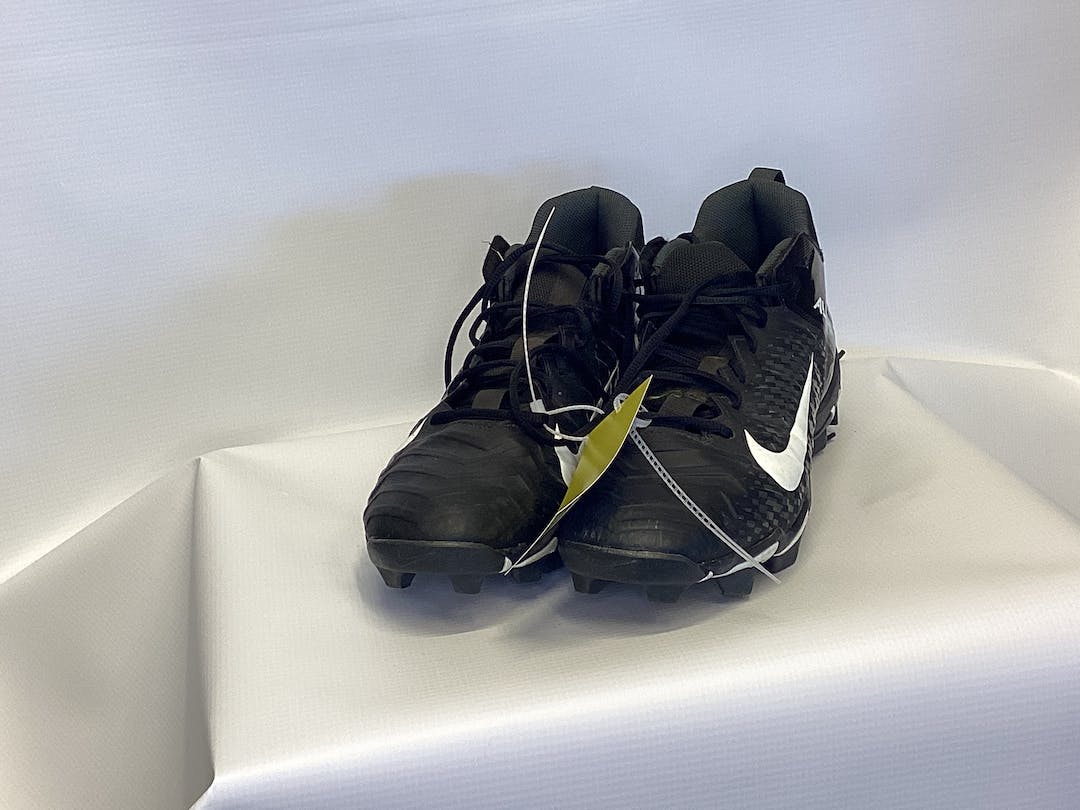 Used Nike Senior 10 Football Cleats SidelineSwap