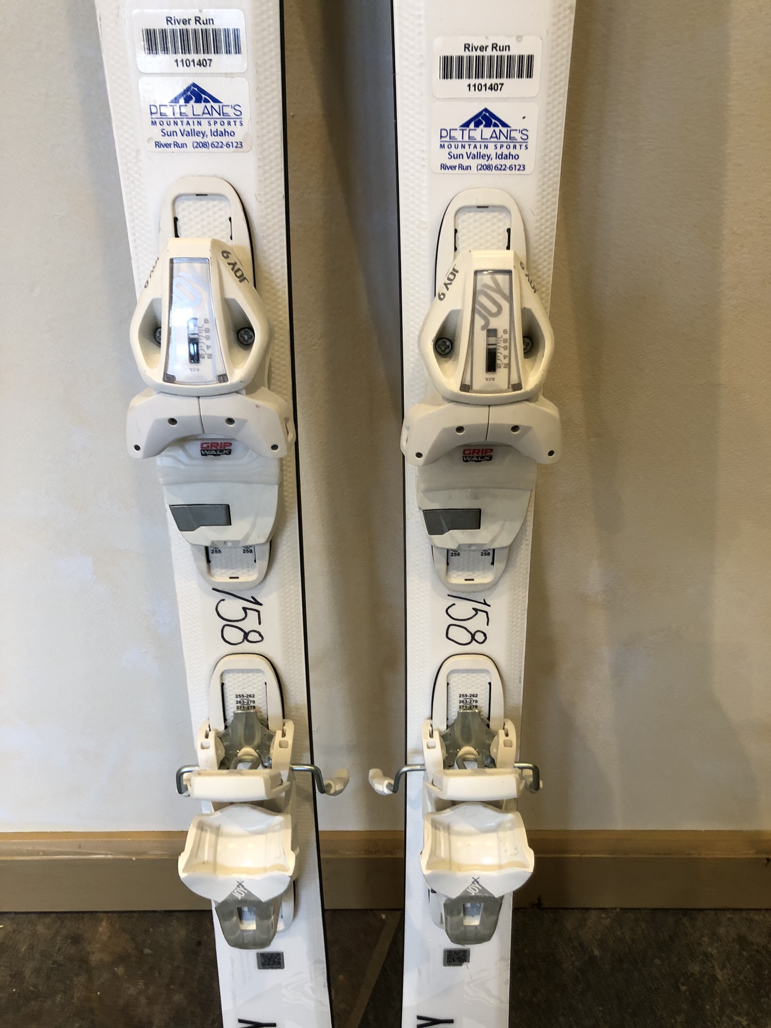 2022 HEAD Absolut Joy Skis With Integrated Head Bindings 158cm
