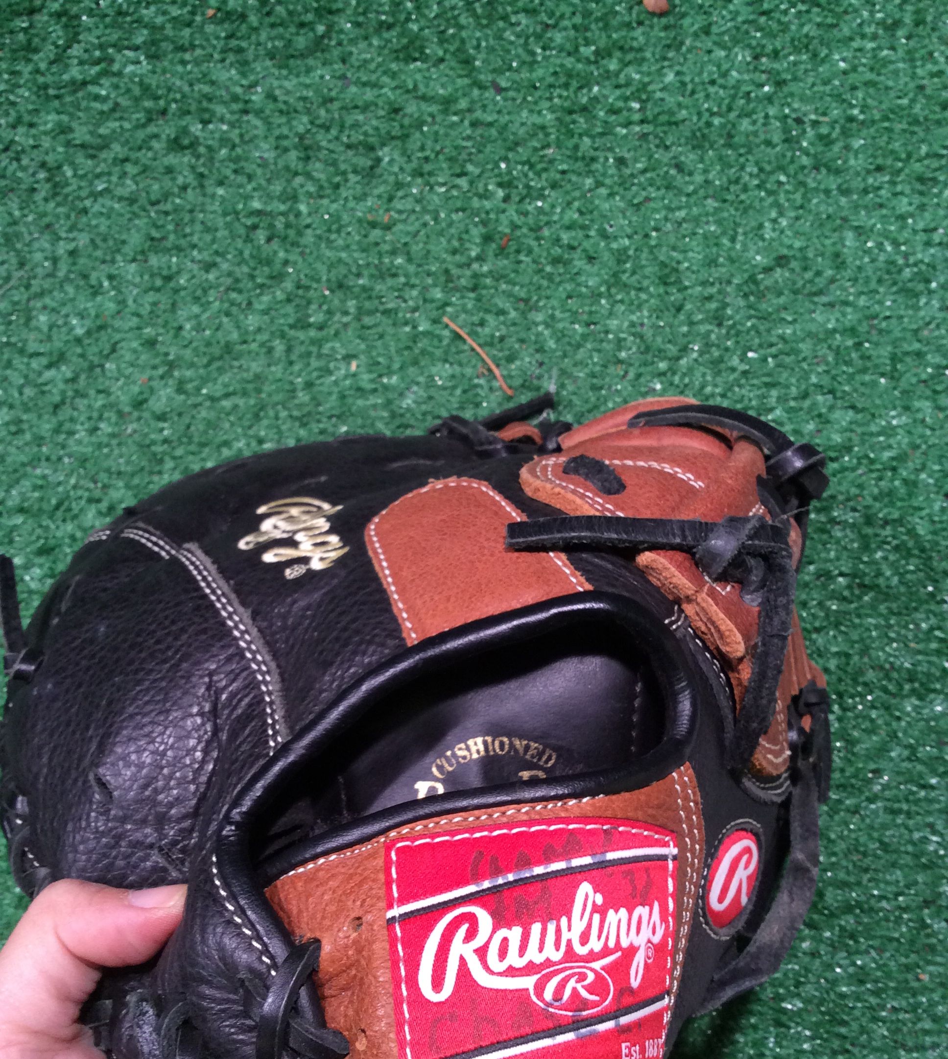Rawlings R115FB 11.5" 1st Baseman Glove (RHT) SidelineSwap