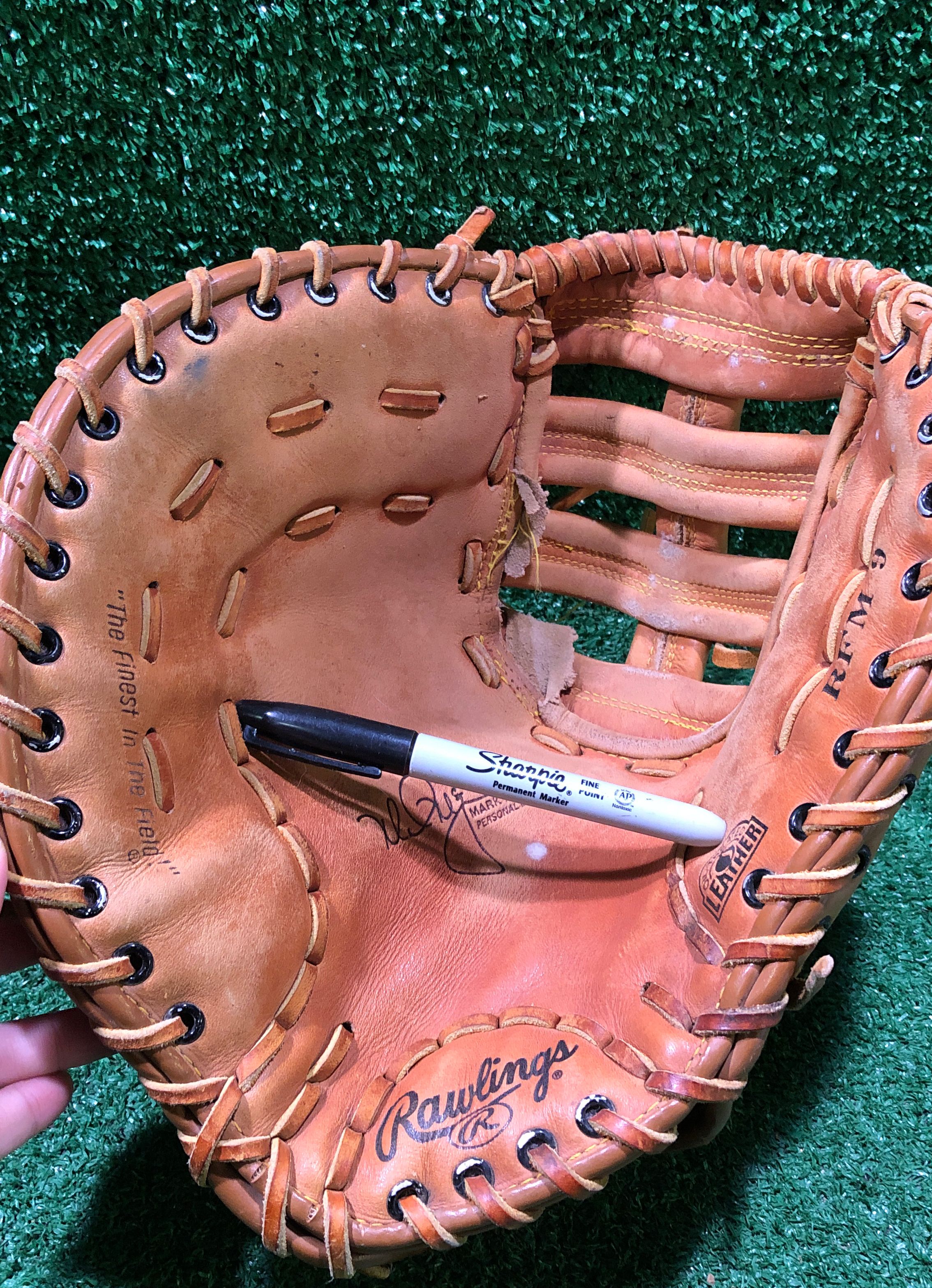 Rawlings RFM9 1st Baseman Glove (LHT) SidelineSwap