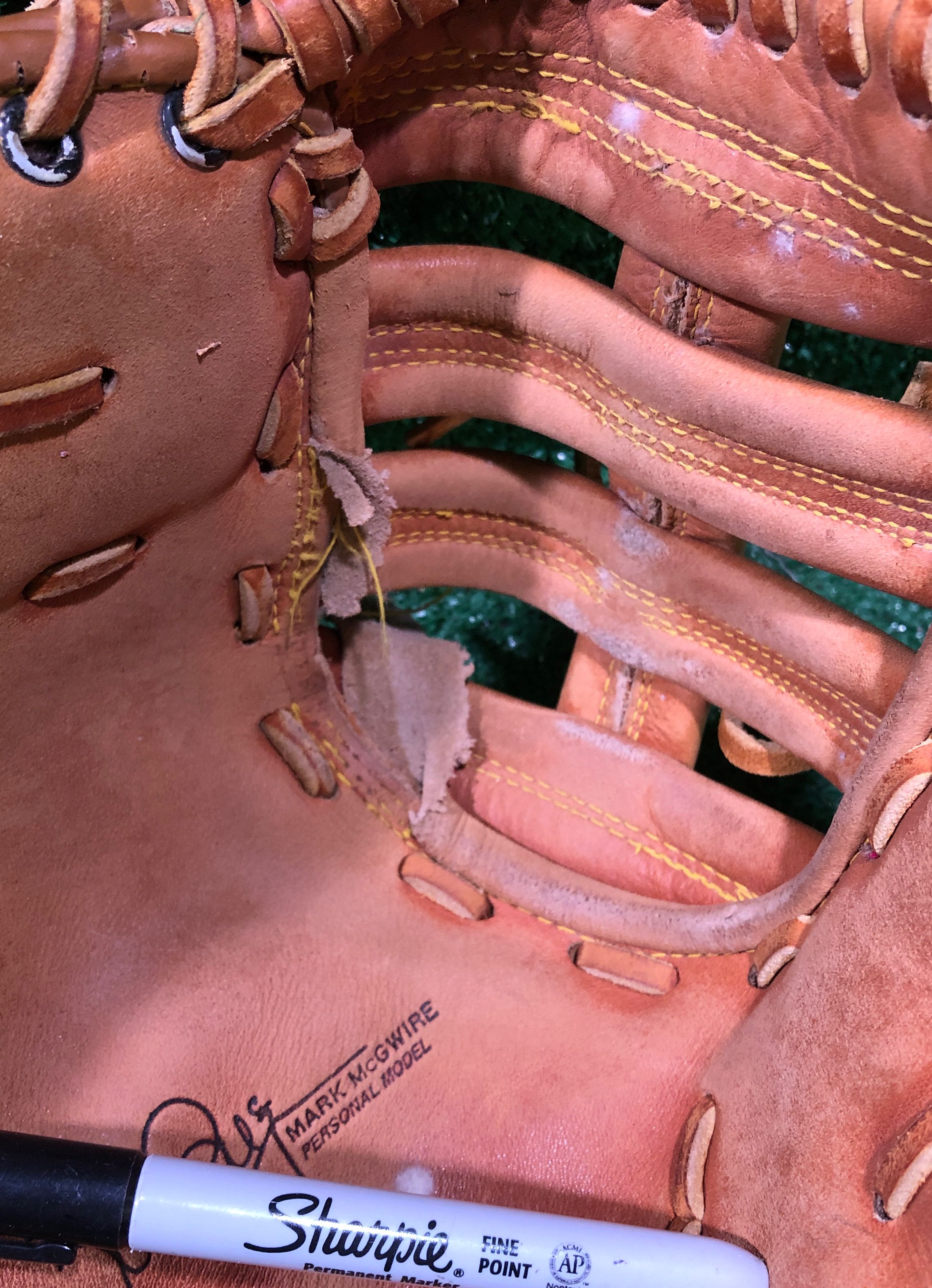 Rawlings RFM9 1st Baseman Glove (LHT) SidelineSwap