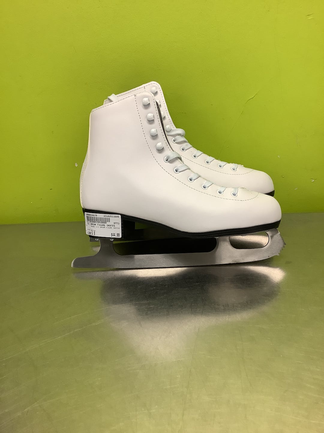 Used Vic Dream Figure Skates Senior 9 Women's Figure Skates SidelineSwap