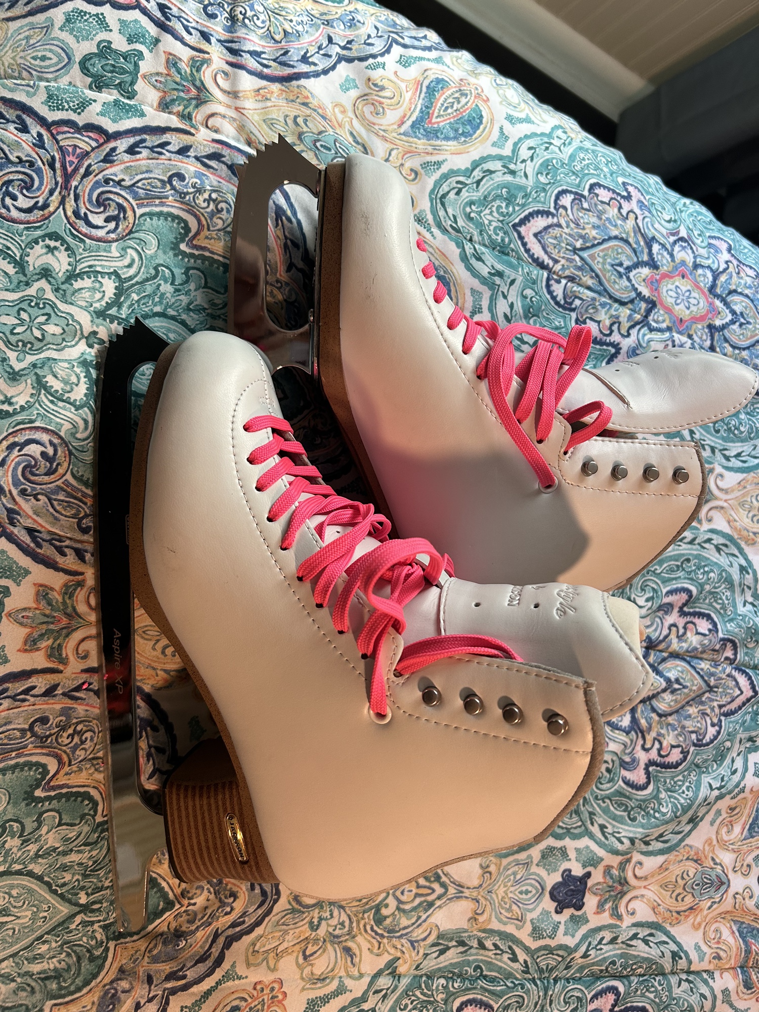 Jackson Freestyle figure skates sz 10r SidelineSwap
