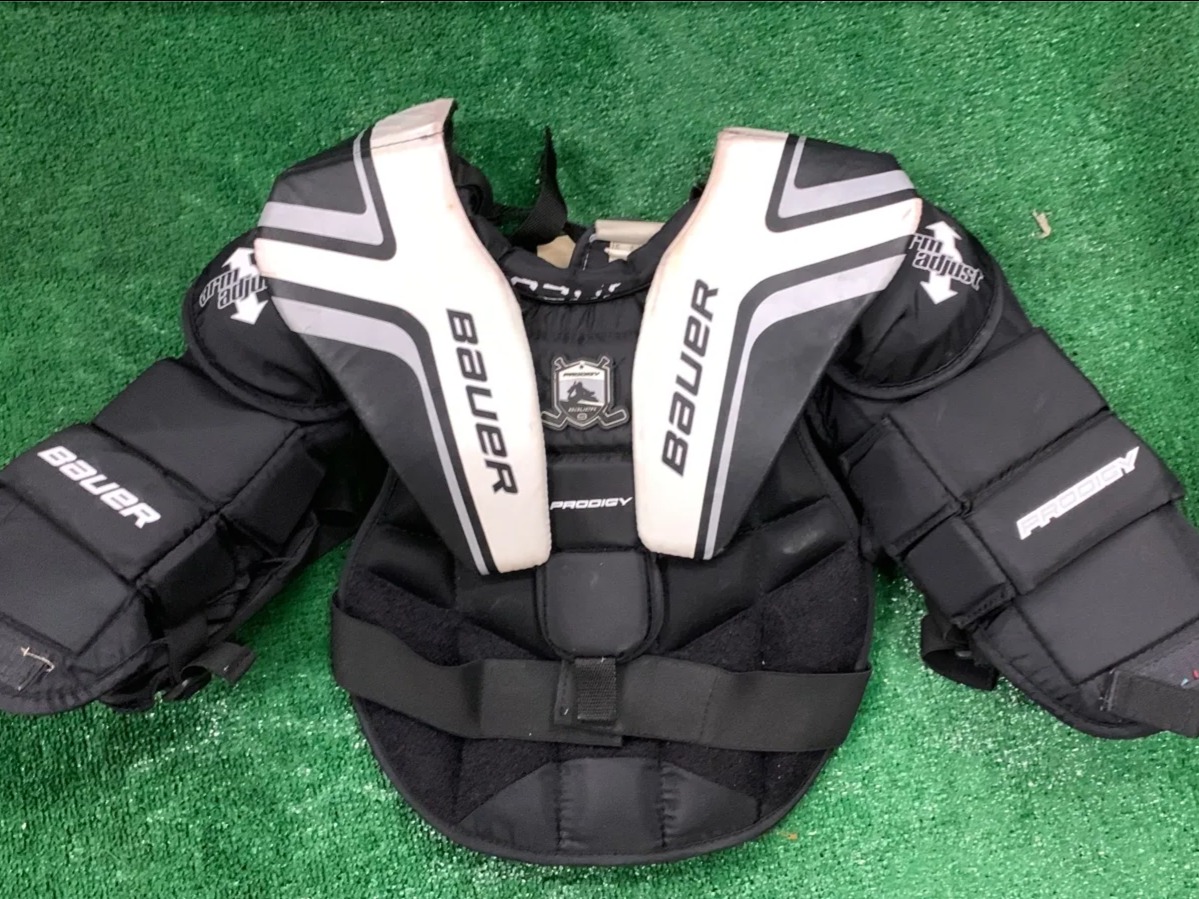 Used Youth Bauer Prodigy 2.0 Hockey Goalie Chest Protector (Size Large