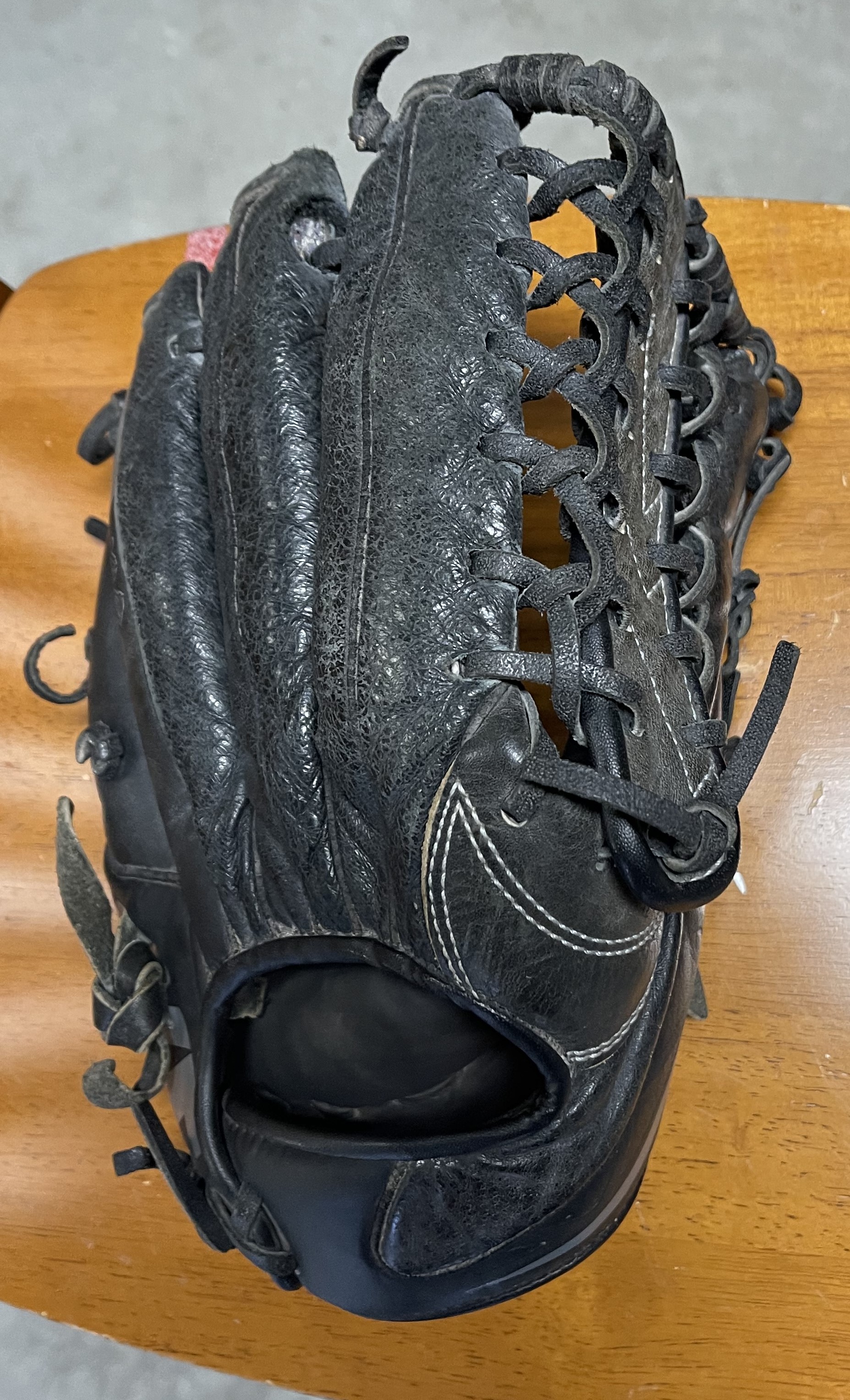 Nike MVP, 12.00 Glove, SoftballBaseball, Used, Black SidelineSwap