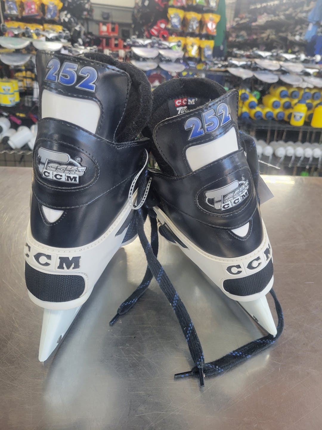 Used Ccm Tacks Pro 3 Lite Senior 6.5 Ice Hockey Skates SidelineSwap