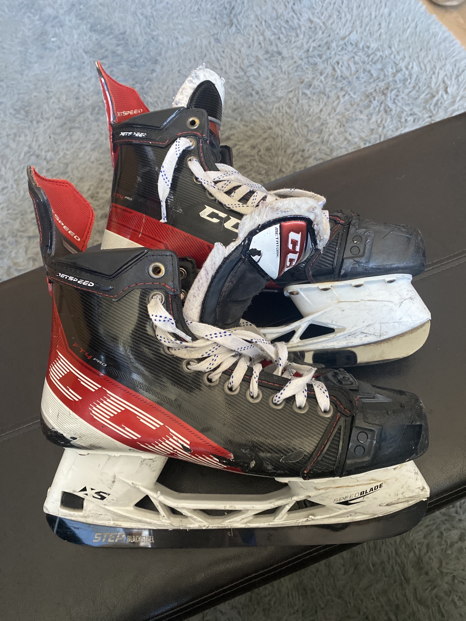 Used CCM JetSpeed FT4 Pro Hockey Skates Size 9.5 SidelineSwap
