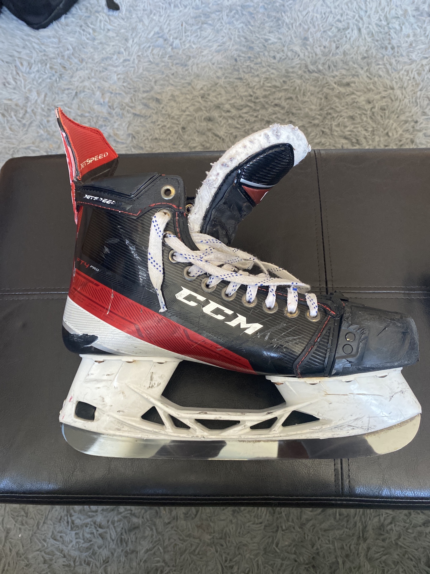 Used CCM JetSpeed FT4 Pro Hockey Skates Size 9.5 SidelineSwap