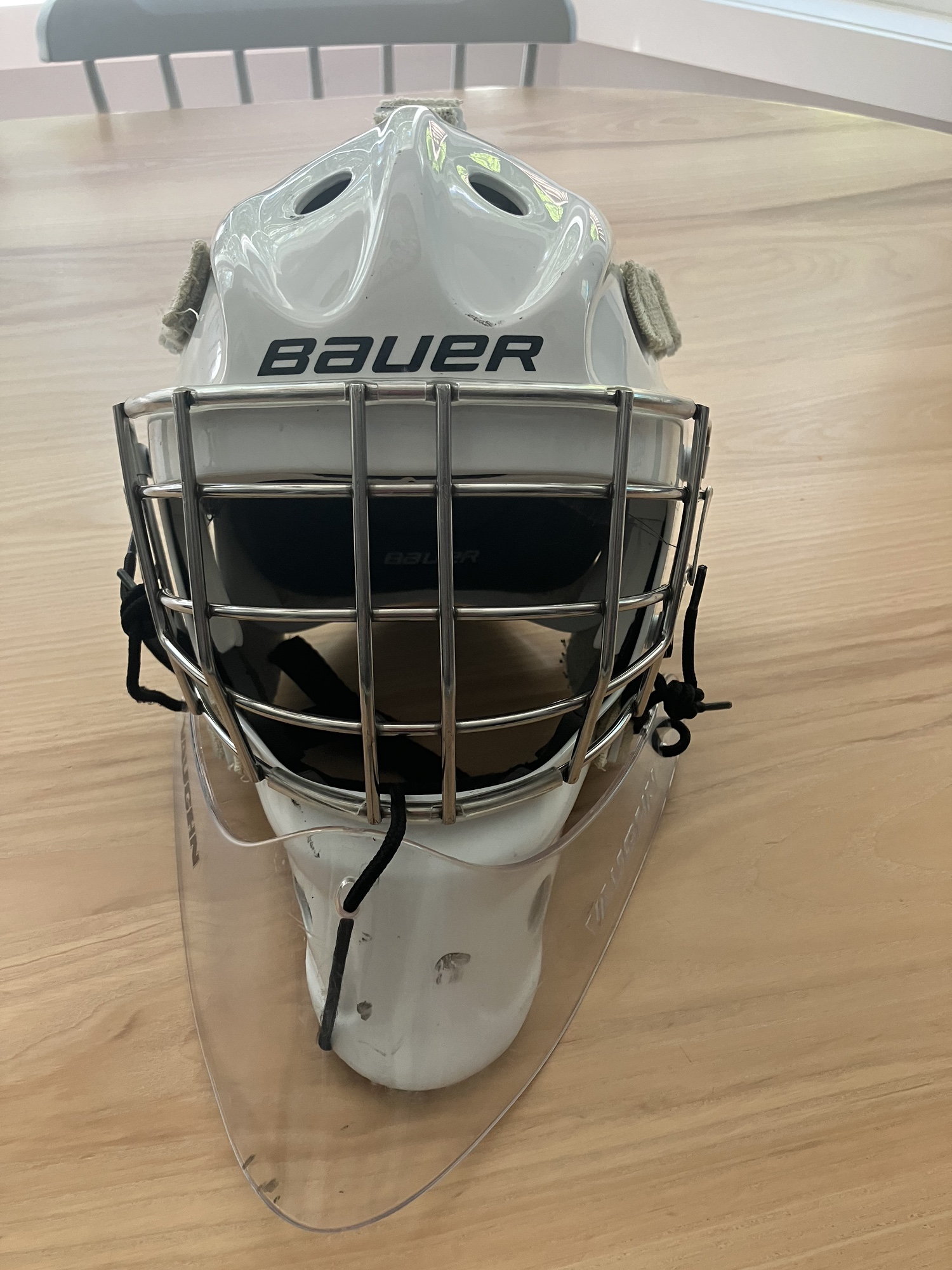Like New Bauer 940 Goalie Mask With Dangler And Case SidelineSwap