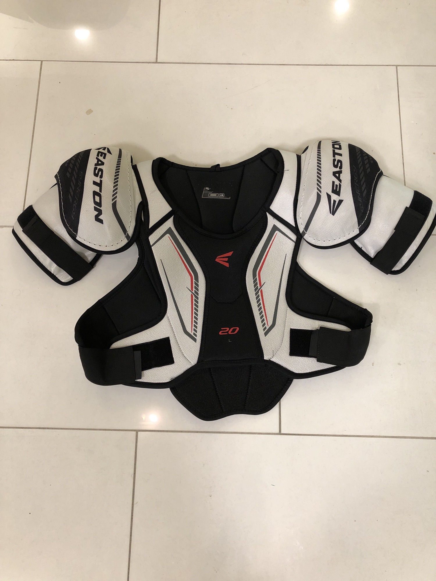 Used Senior Easton Synergy 20 Hockey Shoulder Pads (Size Large