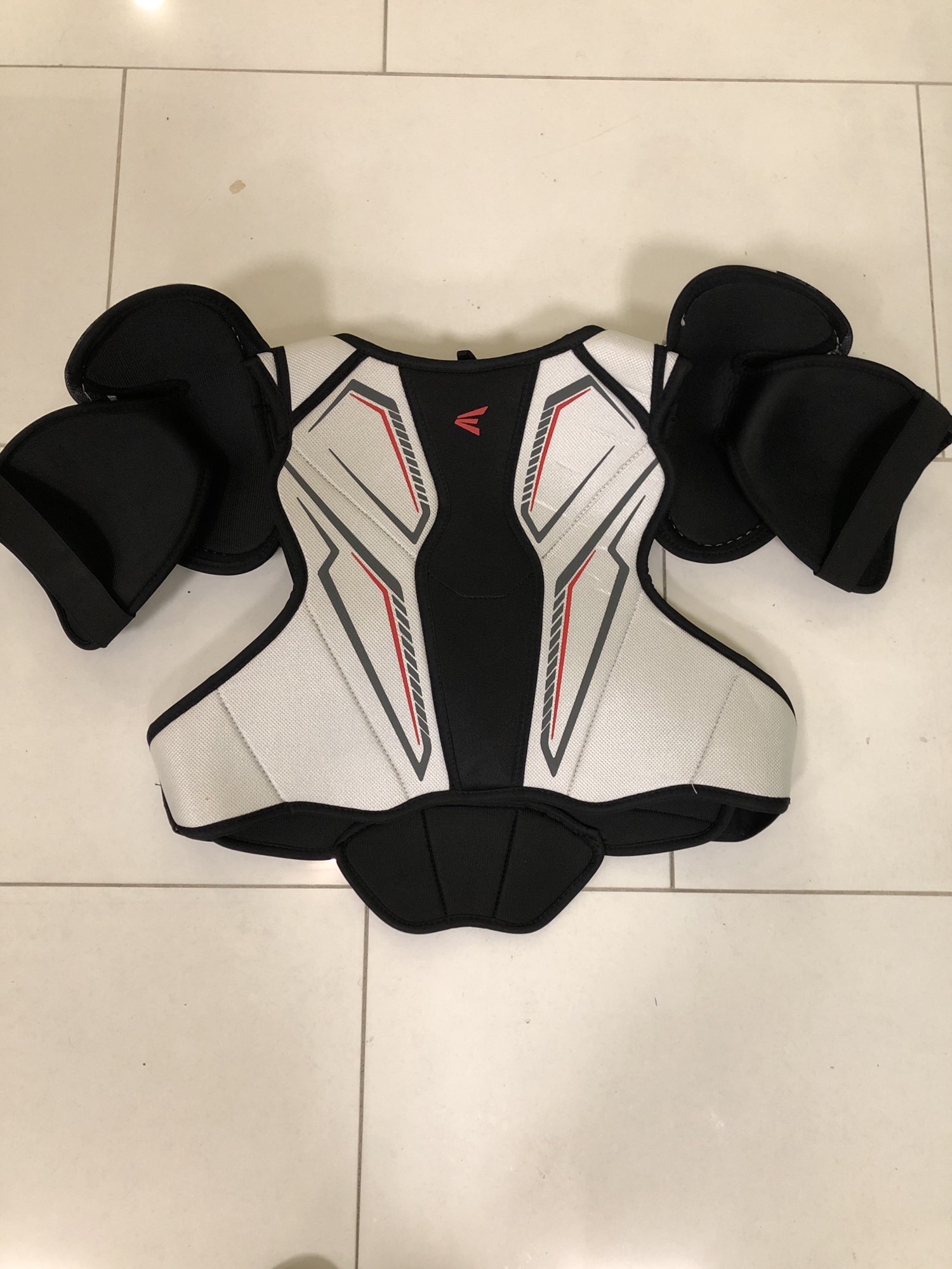 Used Senior Easton Synergy 20 Hockey Shoulder Pads (Size Large