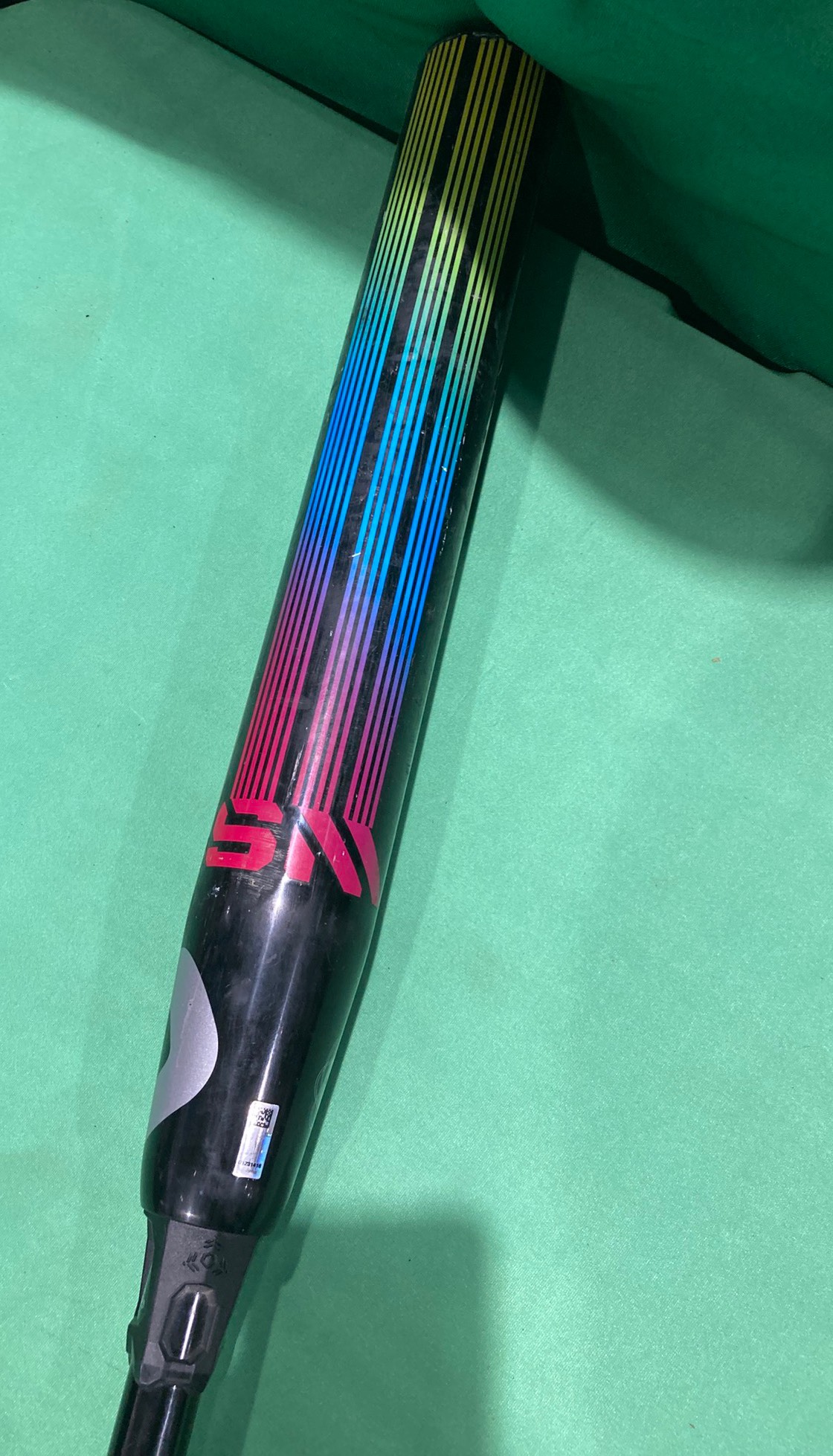 Used 2020 DeMarini Prism Composite Bat 10 23OZ 33" SidelineSwap