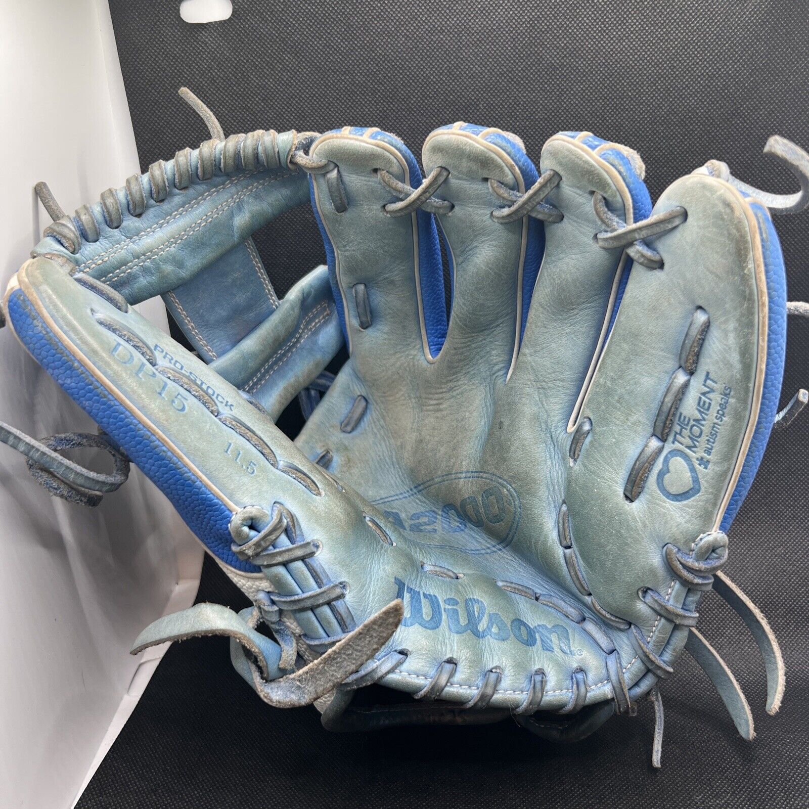 Used 2023 Right Hand Throw Wilson Infield A2000 Baseball Glove 11.5