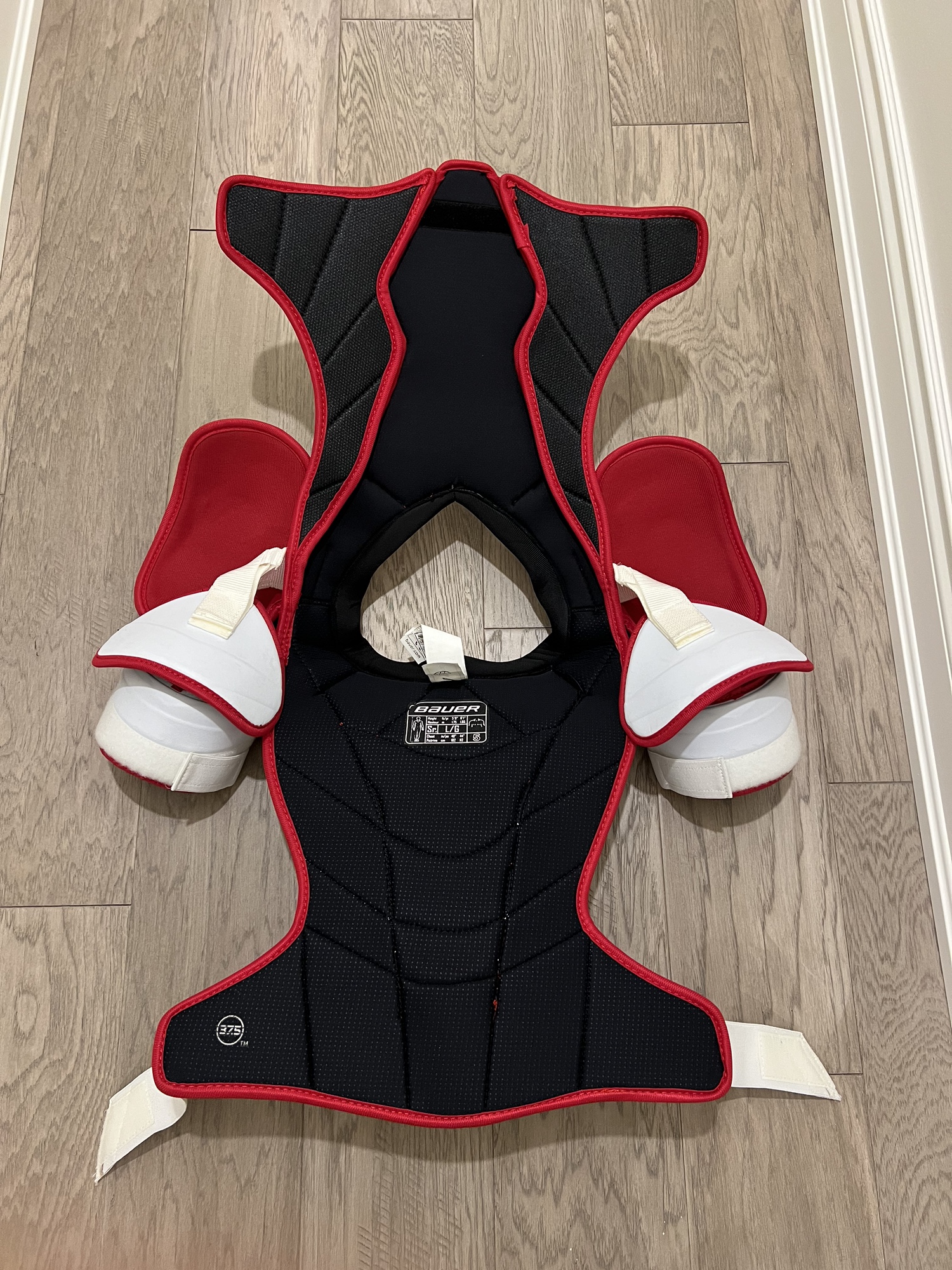 New Bauer Pro Stock Vapor APX2 Shoulder Pads SidelineSwap