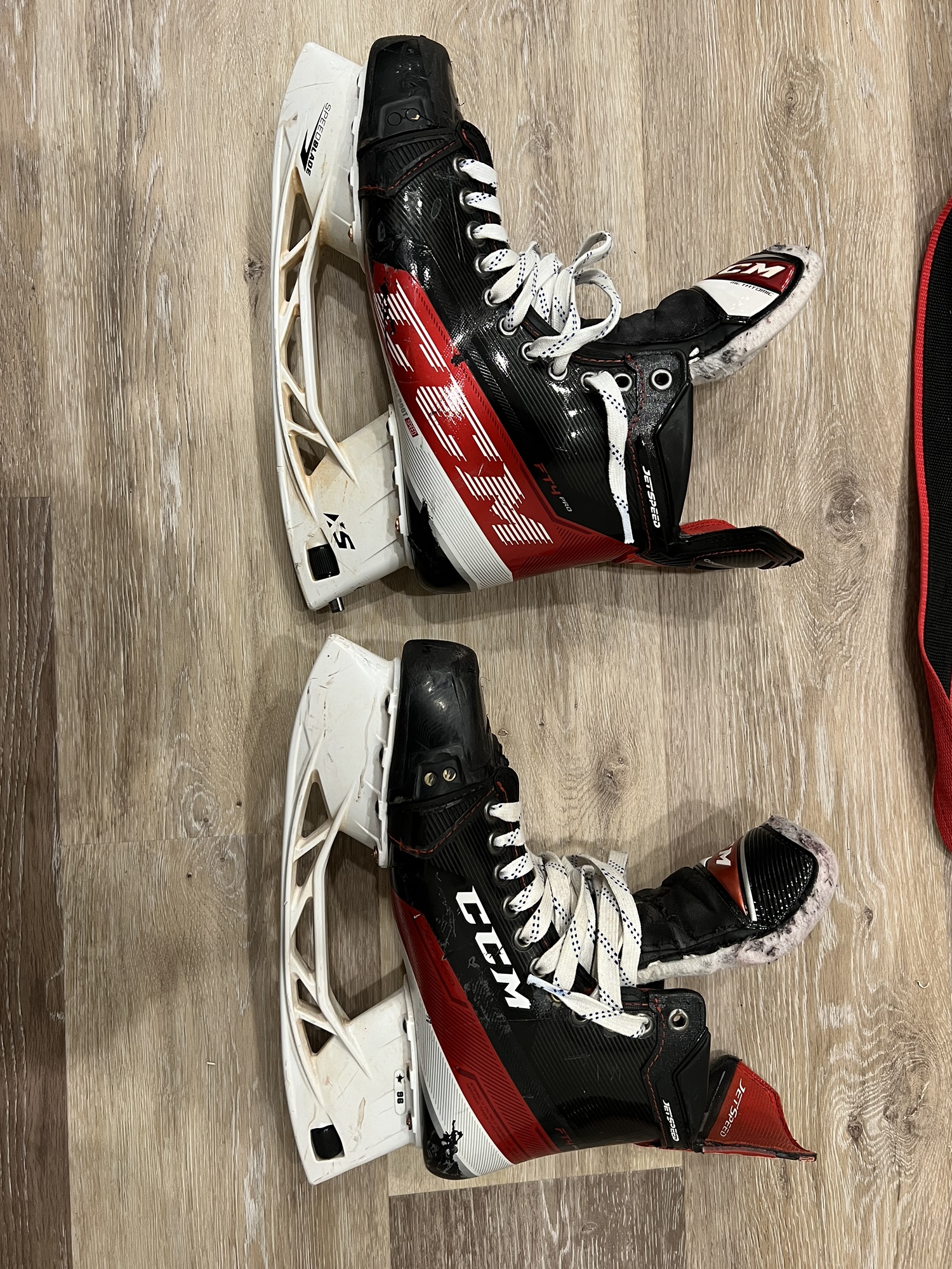 Used CCM Regular Width Size 9.5 JetSpeed FT4 Pro Hockey Skates